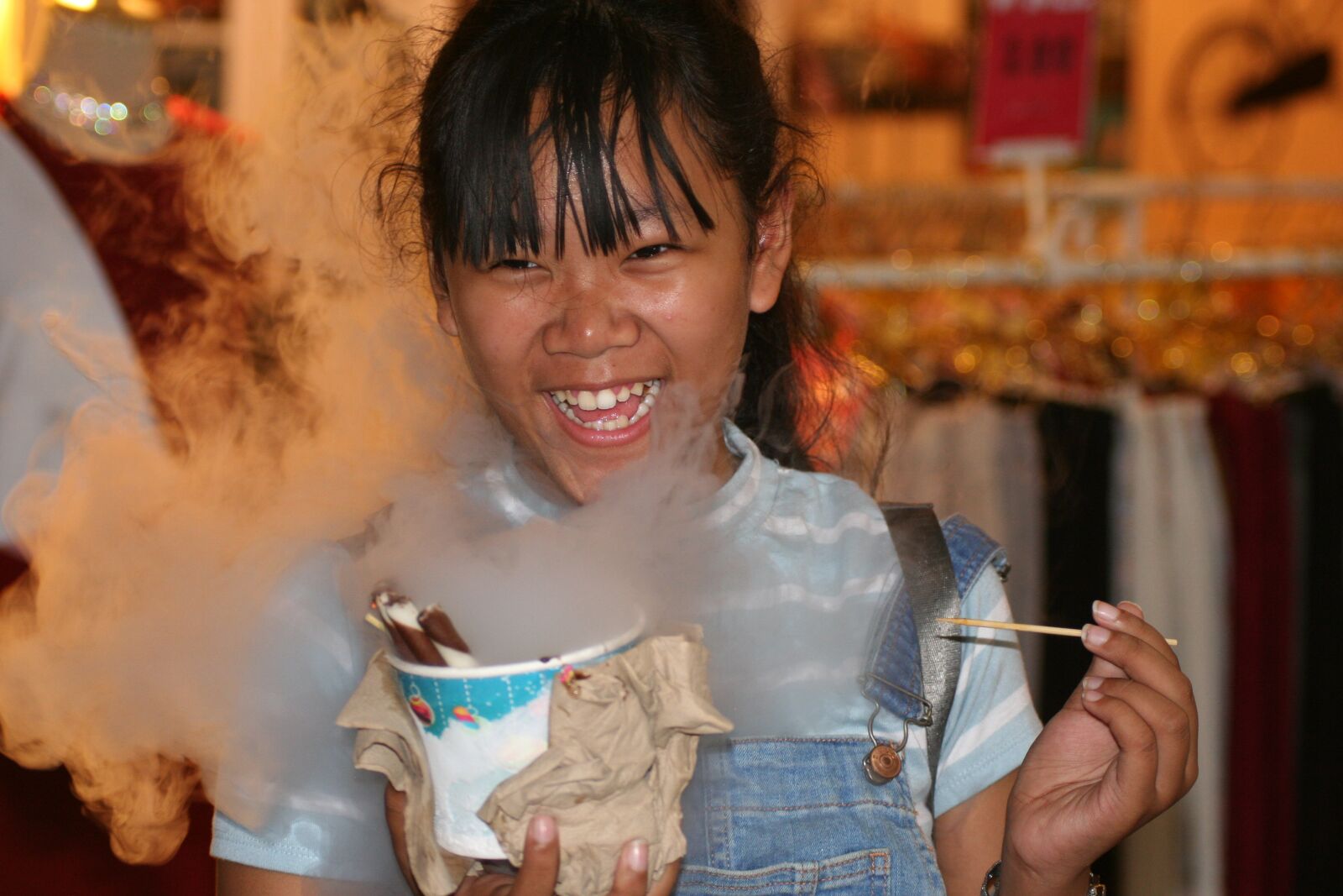 Canon EOS 350D (EOS Digital Rebel XT / EOS Kiss Digital N) sample photo. Thai girl, bingsu, dessert photography