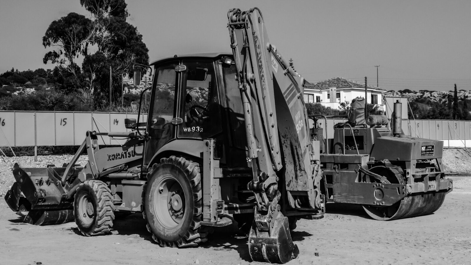 Canon PowerShot SX400 IS sample photo. Construction site, heavy machinery photography