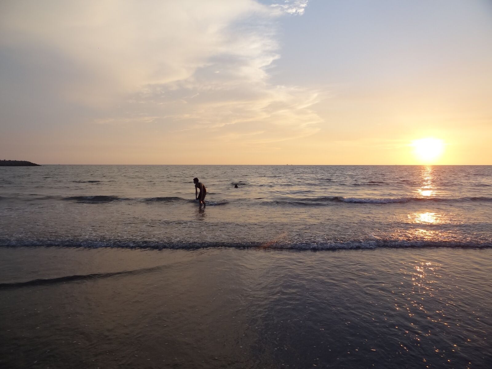 Sony Cyber-shot DSC-HX9V sample photo. Beach, sea, ocean photography