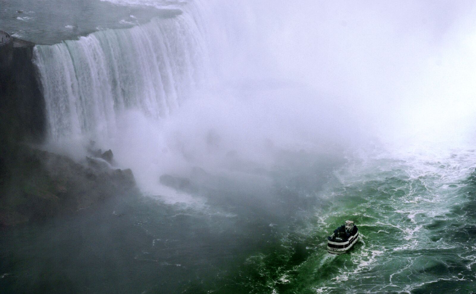 Pentax K200D sample photo. Canada, niagara, danger photography