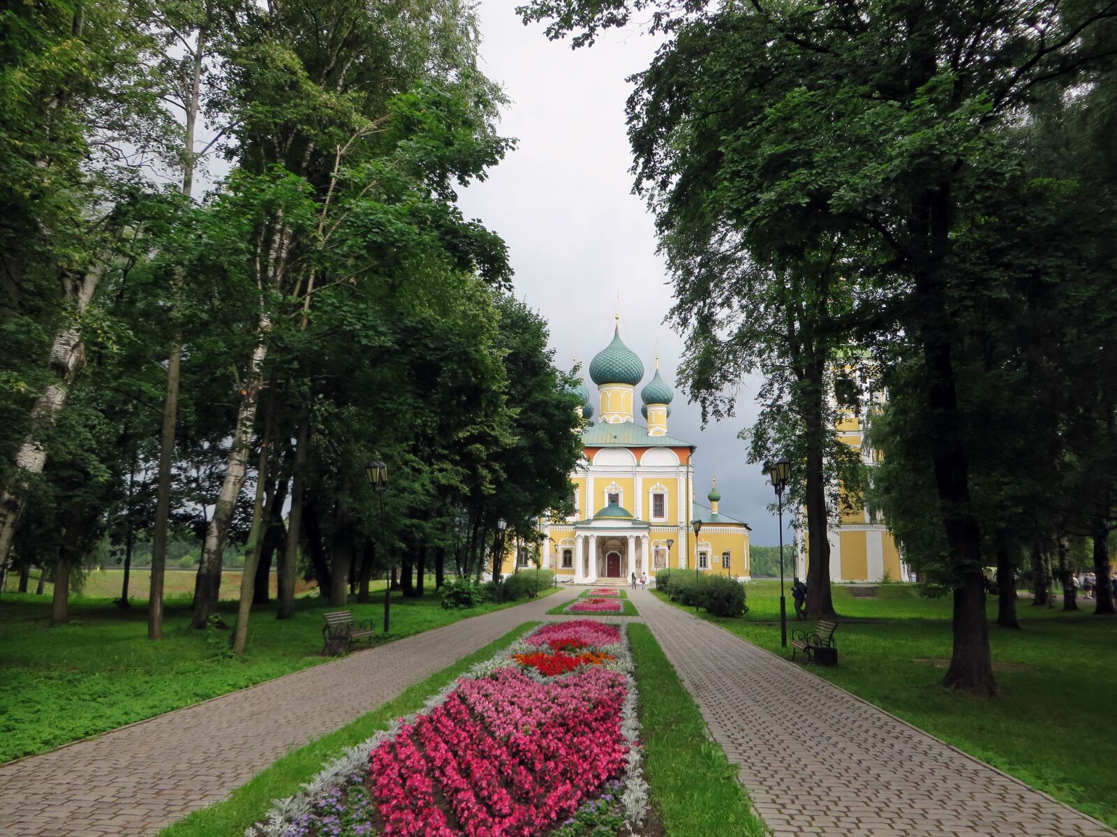 Canon PowerShot SX270 HS sample photo. Ouglih, kremlin, orthodox photography