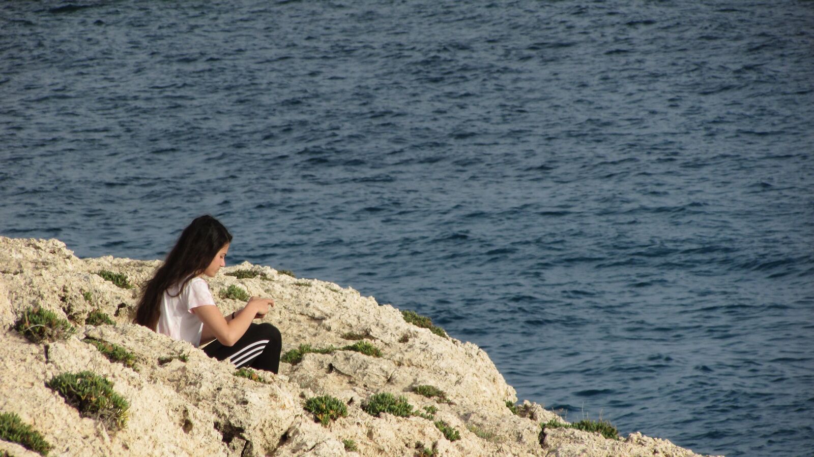 Canon PowerShot SX400 IS sample photo. Girl, sea, relaxation photography
