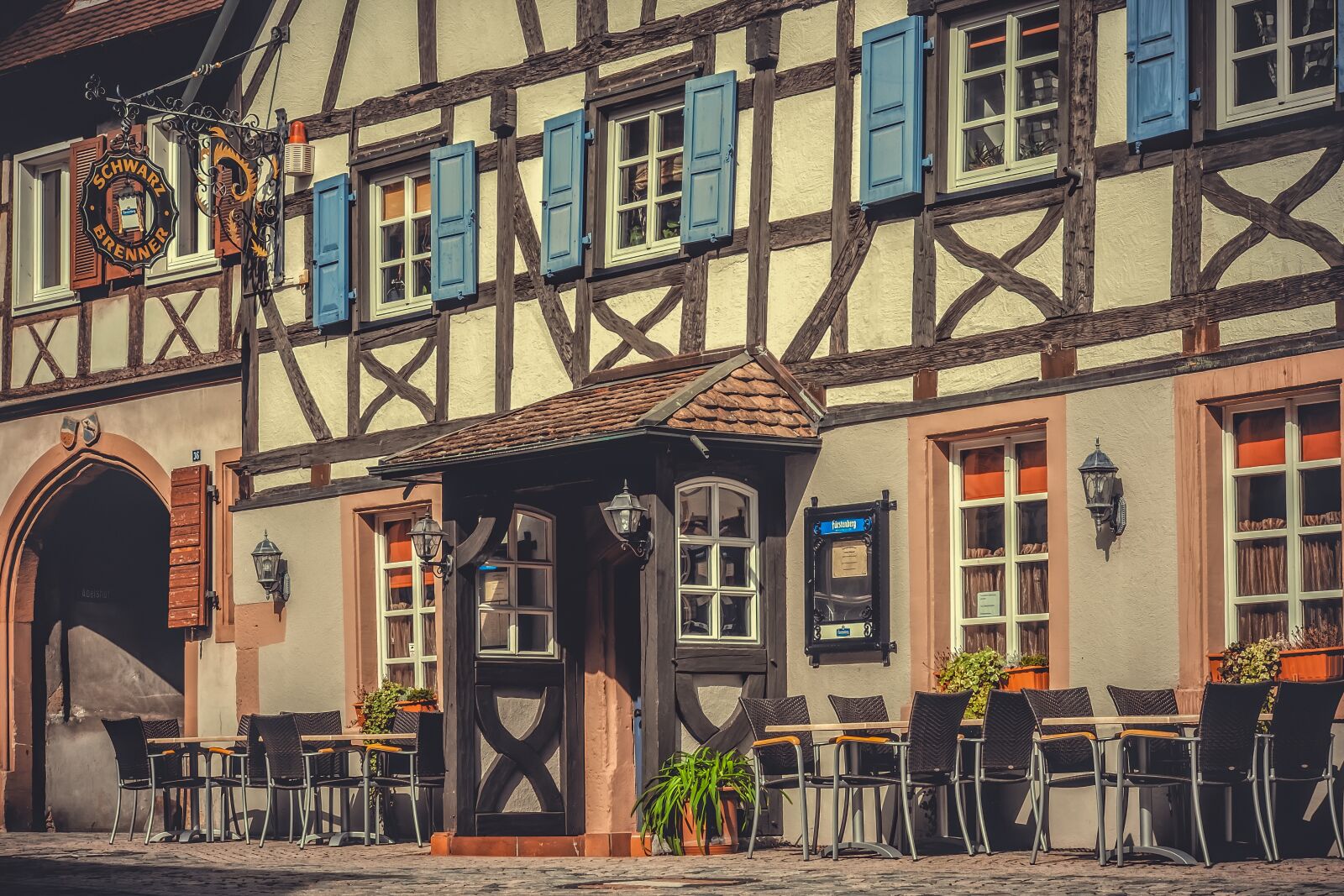 Fujifilm XF 55-200mm F3.5-4.8 R LM OIS sample photo. Architecture, fachwerkhaus, restaurant photography