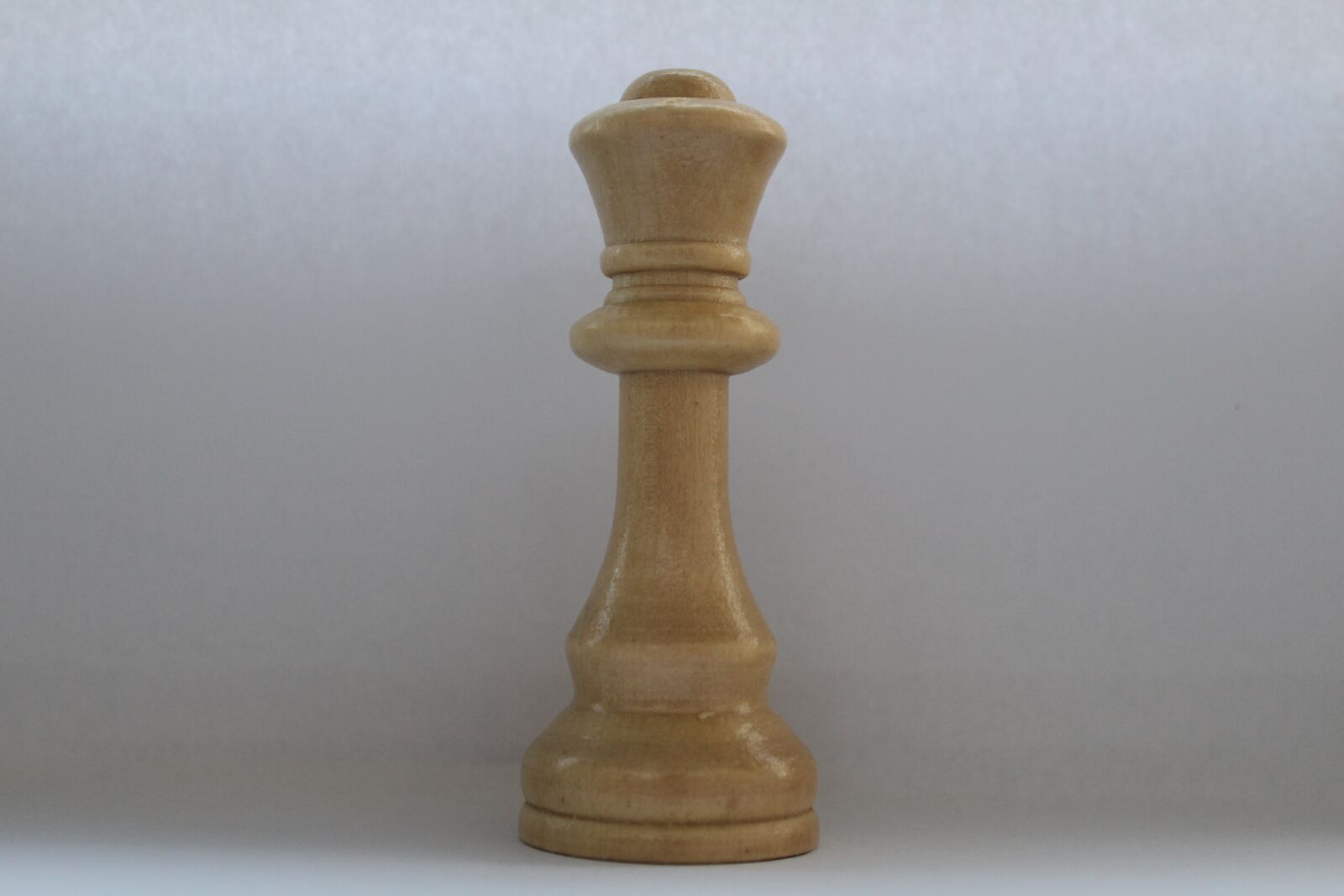 Canon EOS 600D (Rebel EOS T3i / EOS Kiss X5) sample photo. Queen, white queen, chess photography