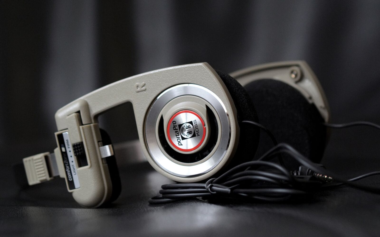 Nikon 1 V1 sample photo. Professional, audio, headphones photography