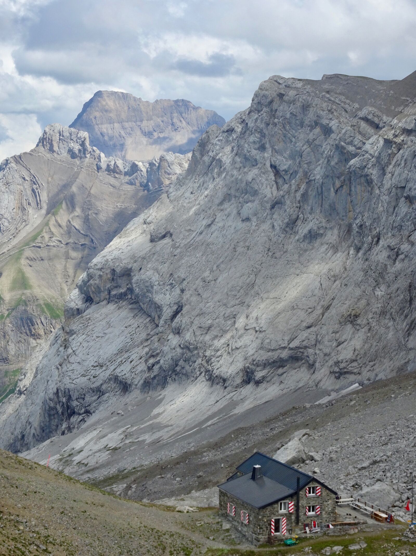 Sony Cyber-shot DSC-HX90V sample photo. Hut, mountain, nature photography