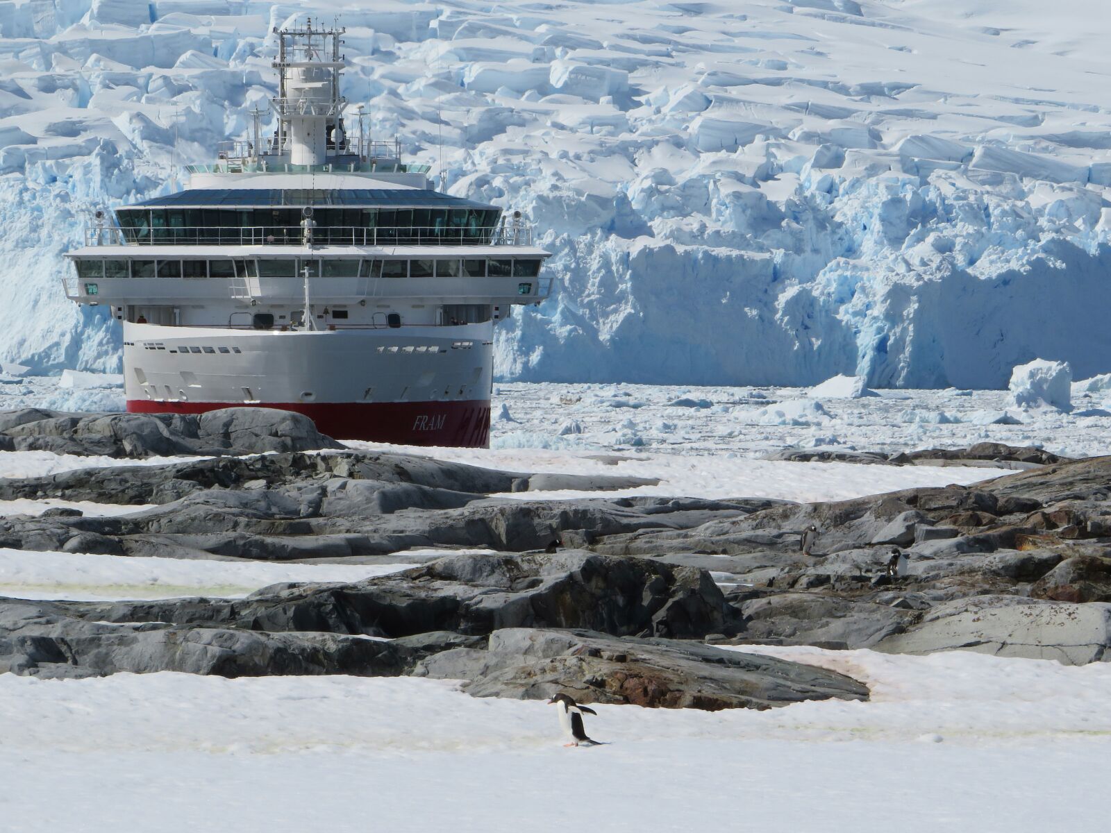 Canon PowerShot SX540 HS sample photo. Antarctica, snow, ship photography