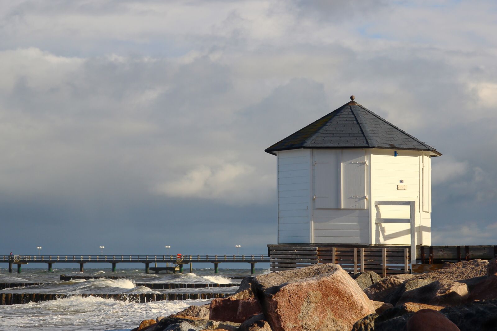 Canon EOS 600D (Rebel EOS T3i / EOS Kiss X5) sample photo. Baltic sea, beach, sky photography