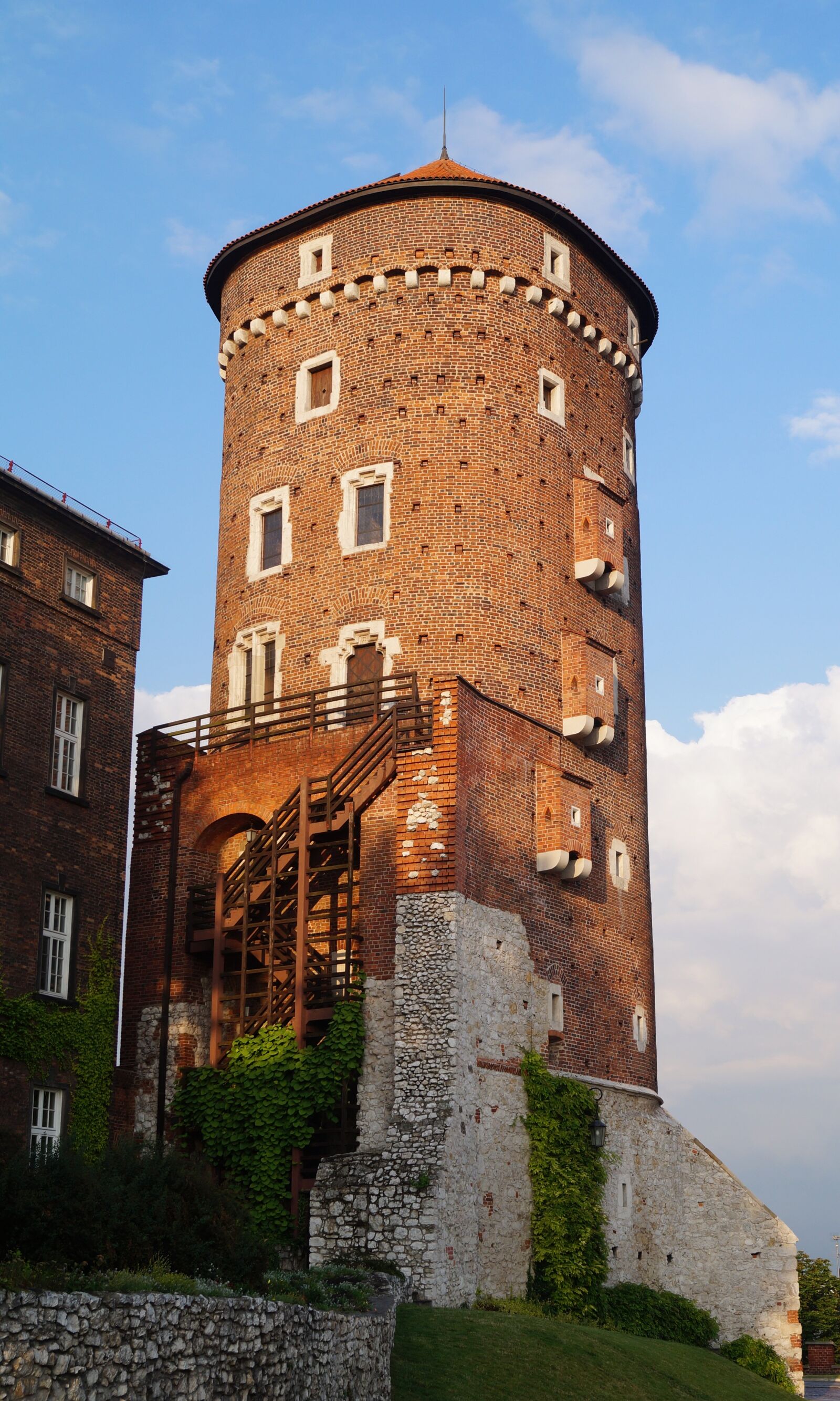 Sony DT 18-55mm F3.5-5.6 SAM II sample photo. Wawel castle, tower, poland photography