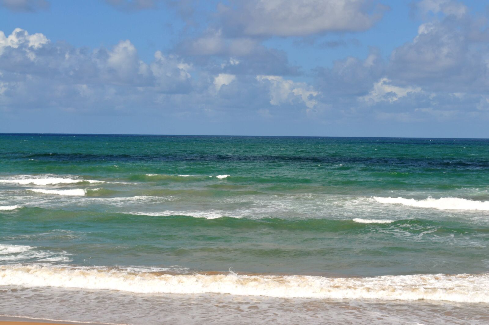 Nikon D5000 sample photo. Waves, quiet, beach photography