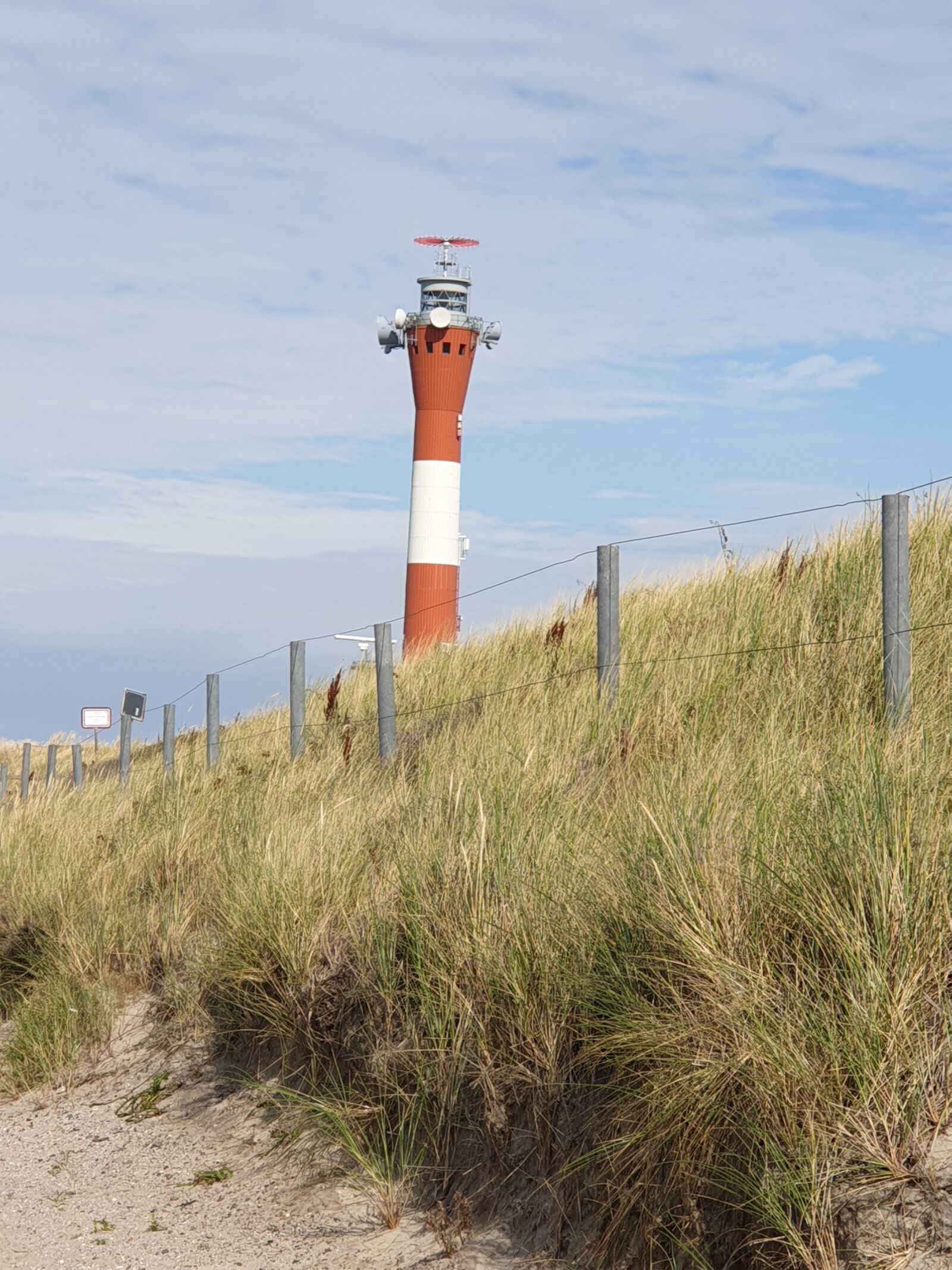 Samsung Galaxy S9+ sample photo. Lighthouse, sea grass, beach photography