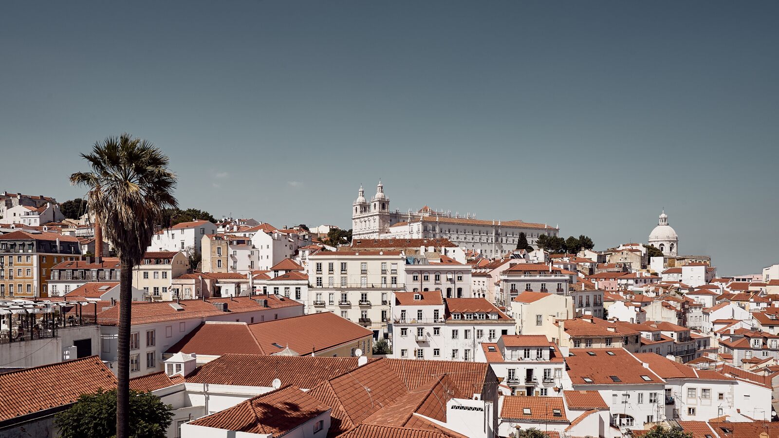 Sony Vario-Tessar T* FE 16-35mm F4 ZA OSS sample photo. Lisbon, portugal, architecture photography