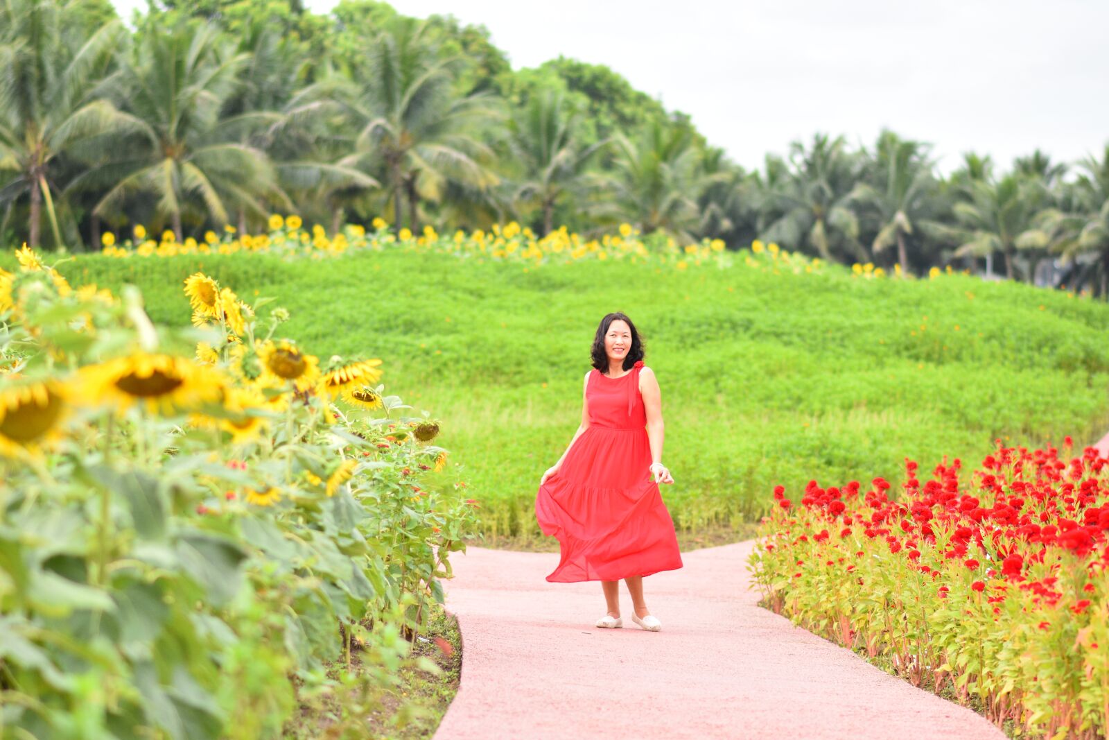 Nikon D7200 sample photo. Woman, sunflowers, flowers photography