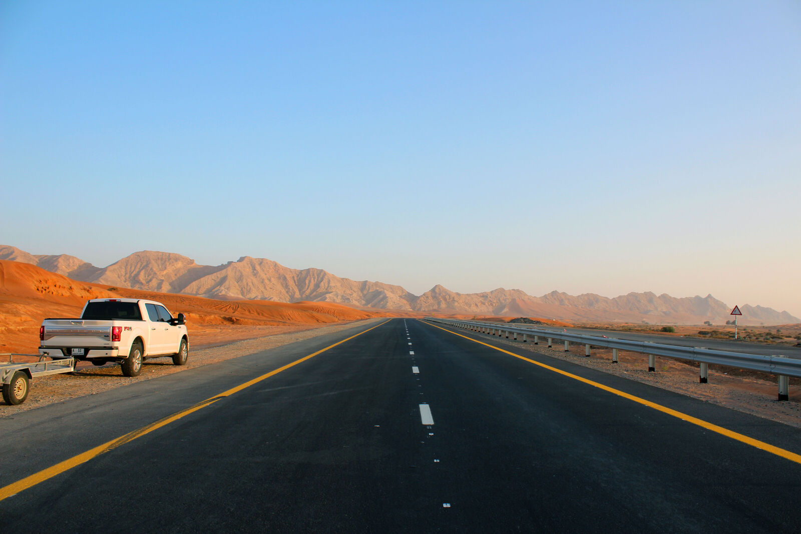 Canon EOS 600D (Rebel EOS T3i / EOS Kiss X5) sample photo. Alfaya, blue, sky, desert photography
