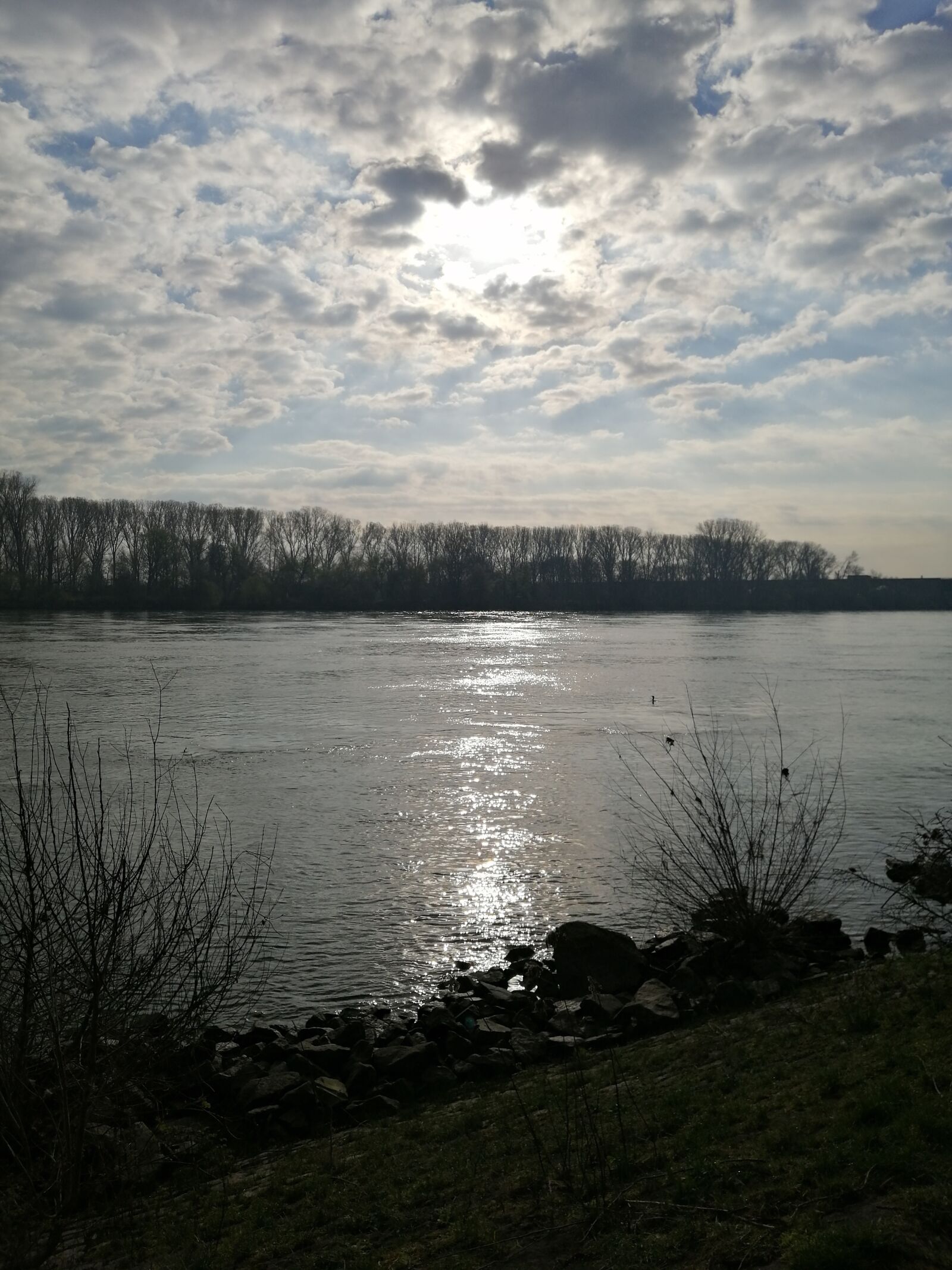 HUAWEI SNE-LX1 sample photo. River, fluss, clouds photography