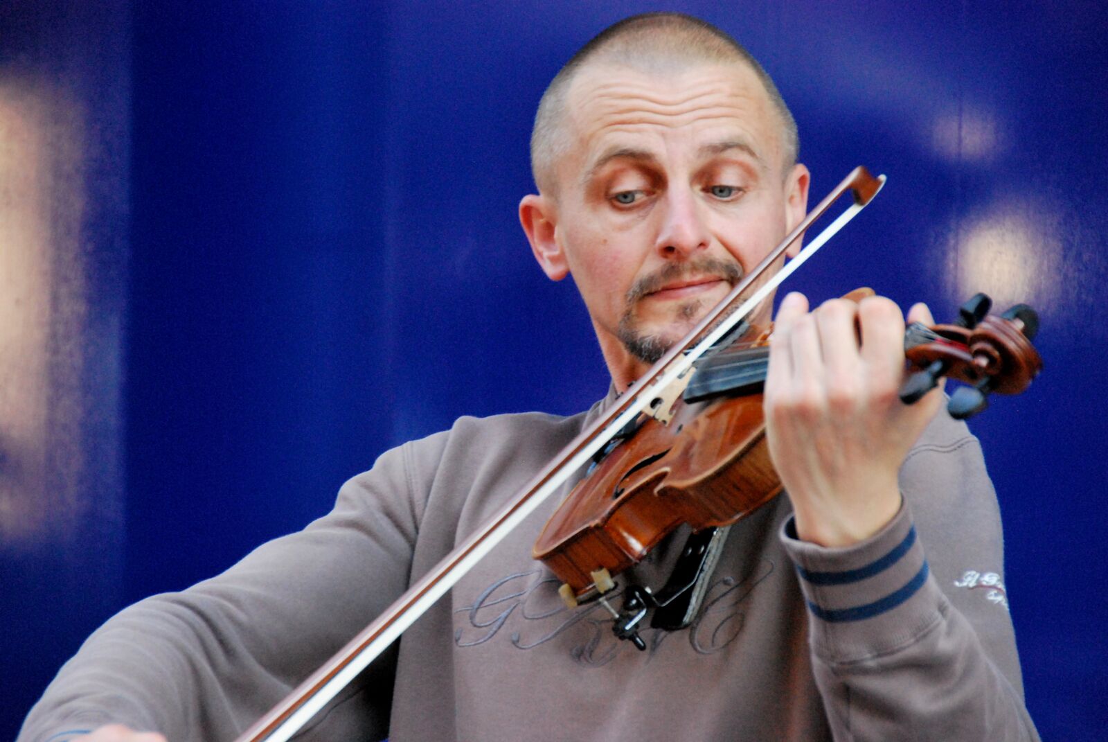Nikon D60 sample photo. Man, musician, road photography