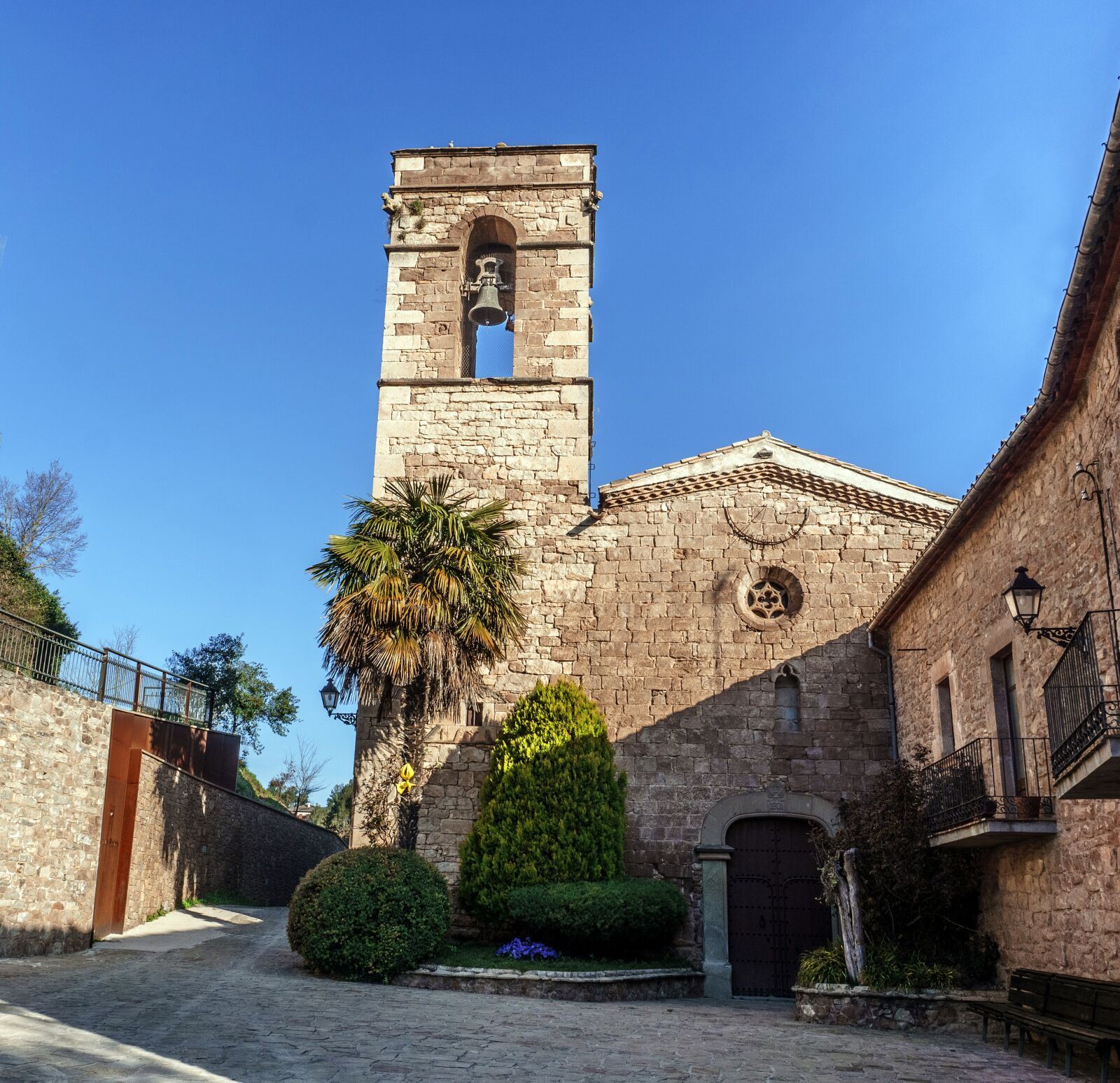 Sony E 16-50mm F3.5-5.6 PZ OSS sample photo. Church, temple, architecture photography