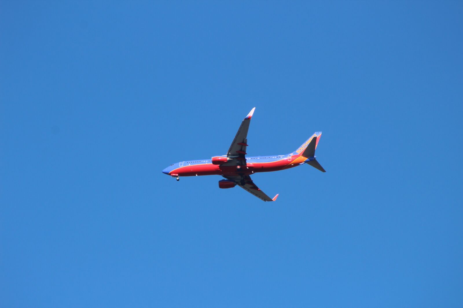 Canon EF 75-300mm f/4-5.6 sample photo. Plane, trip, airplane photography