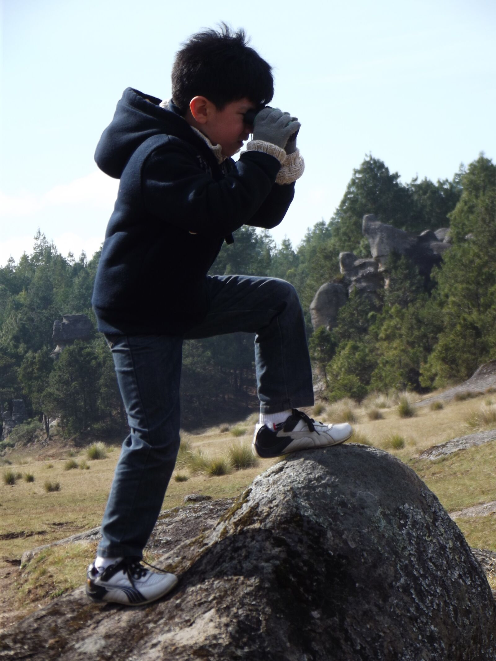 Fujifilm FinePix S2980 sample photo. Child, explorer, travel photography