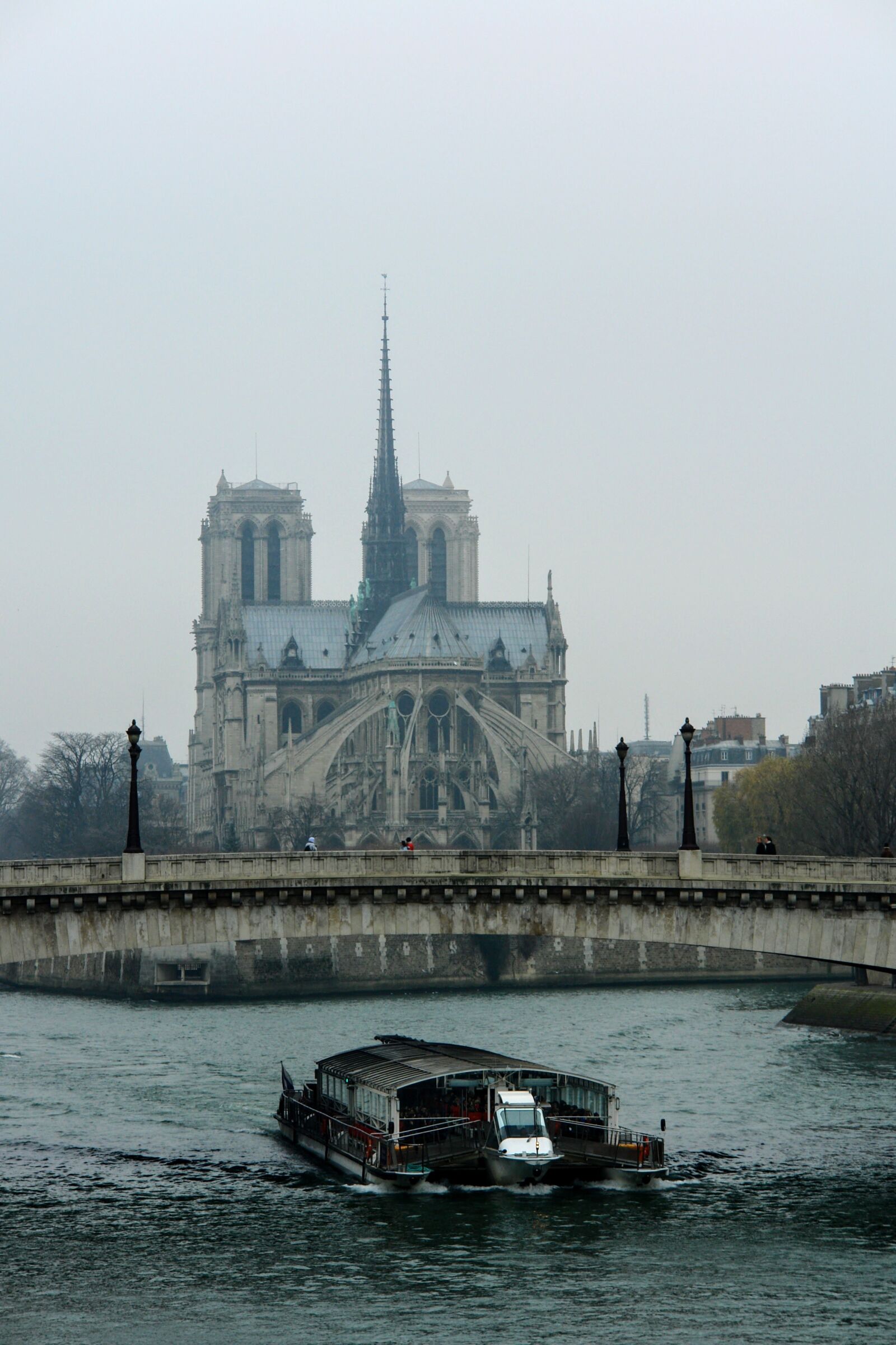 Sony DSC-R1 sample photo. Paris, france, its photography