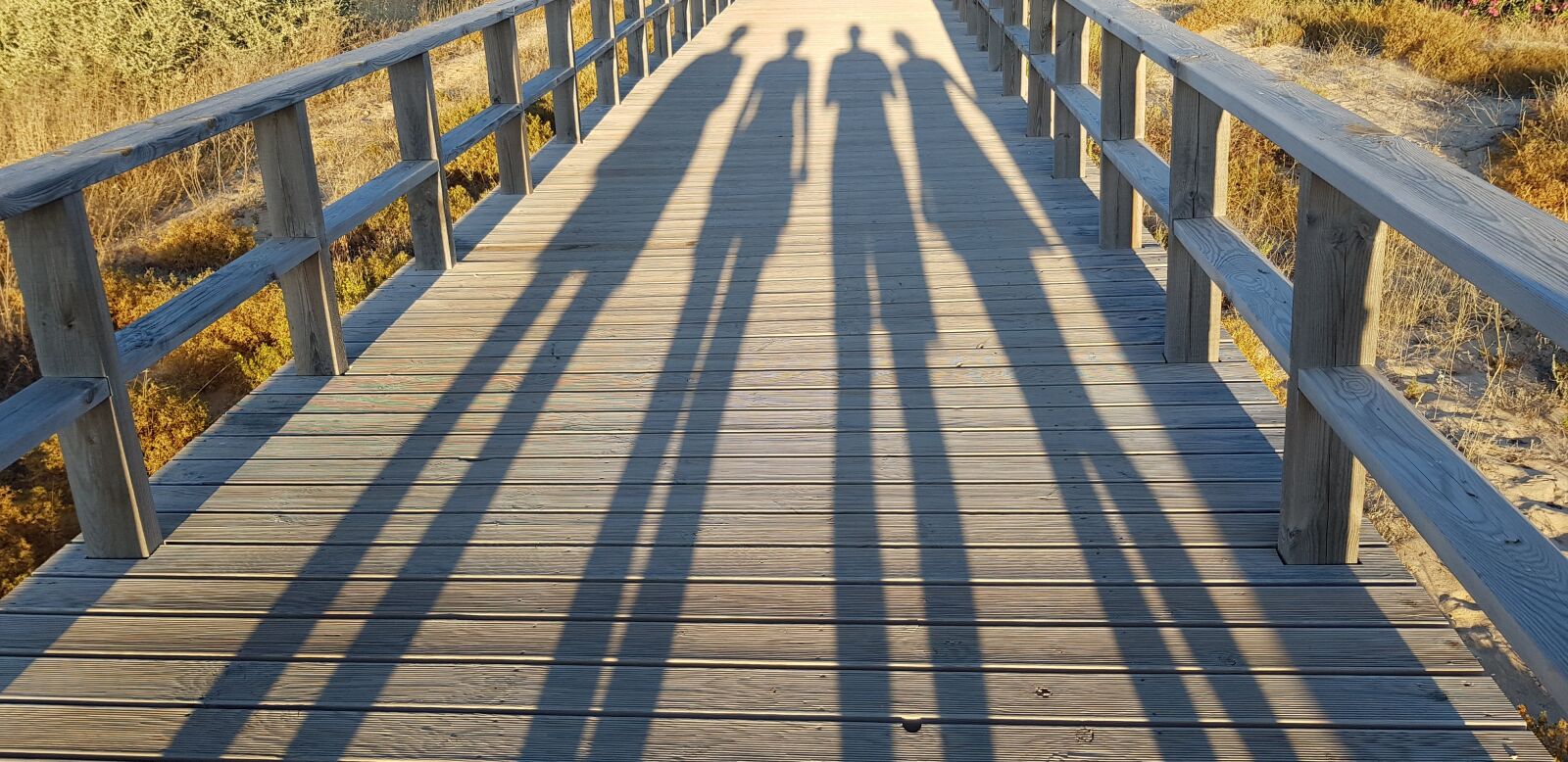 Samsung Galaxy S8 sample photo. Shadow, sunset, barrier photography
