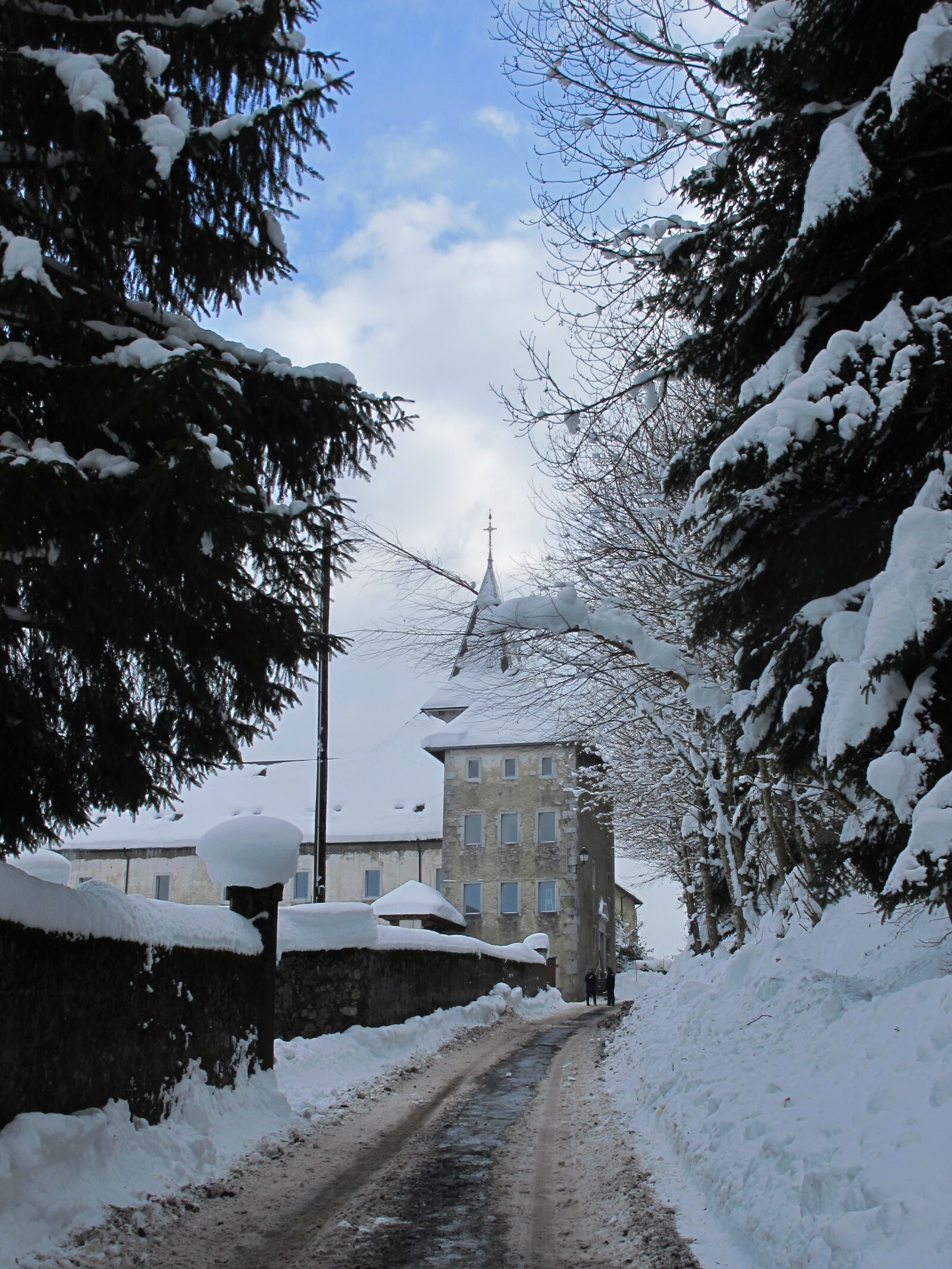 Canon PowerShot G11 sample photo. Snow, winter, abbaye de photography