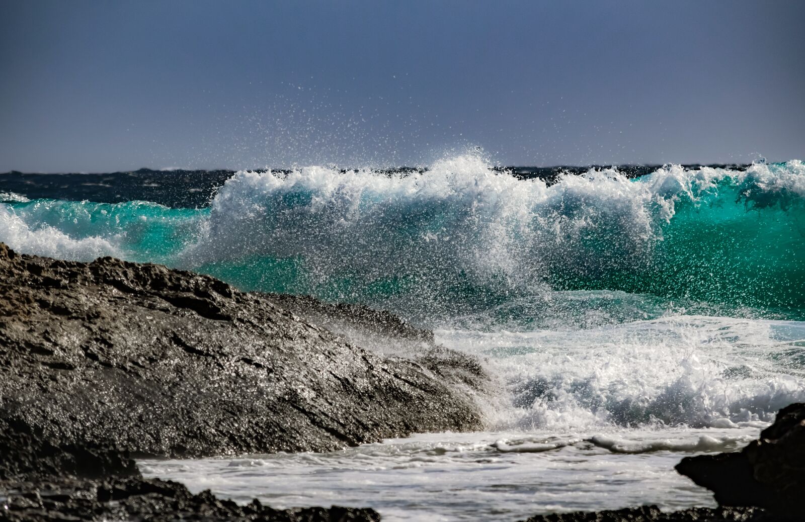 Nikon D3300 sample photo. Rocky coast, waves, crushing photography
