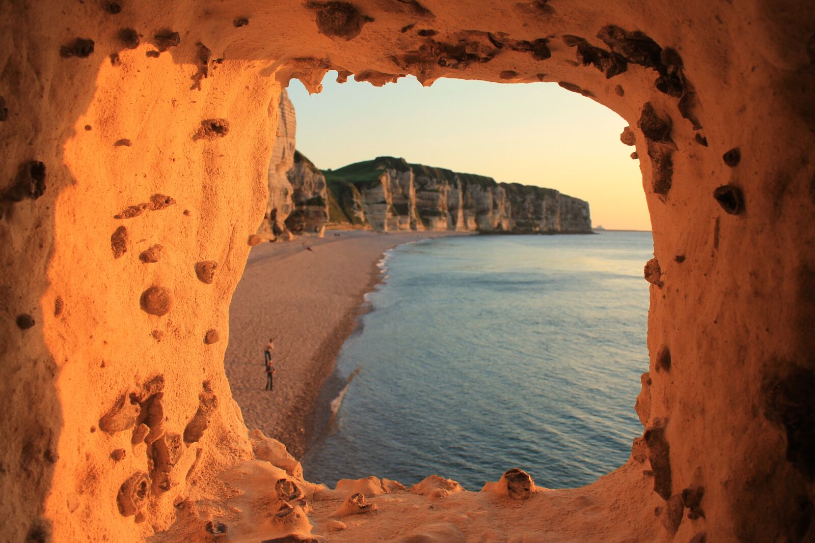 Canon EOS 1100D (EOS Rebel T3 / EOS Kiss X50) sample photo. Window, sunset, france photography
