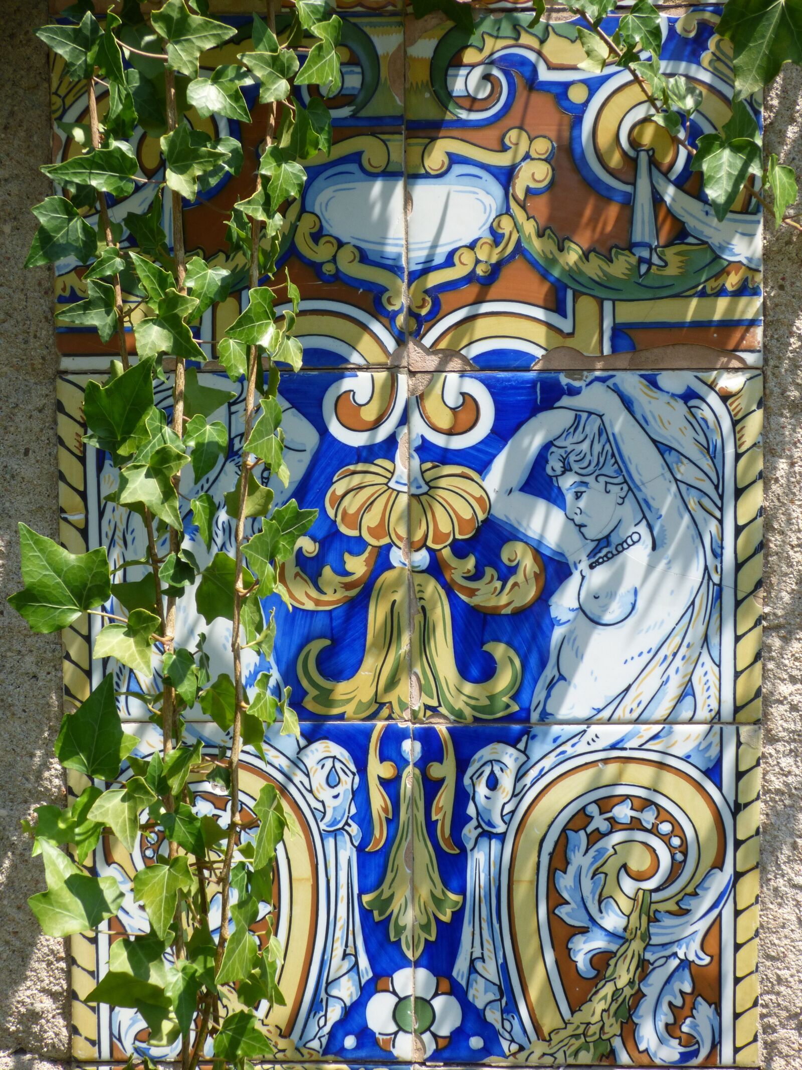 Panasonic Lumix DMC-FZ70 sample photo. Mosaic, modernist, ivy photography
