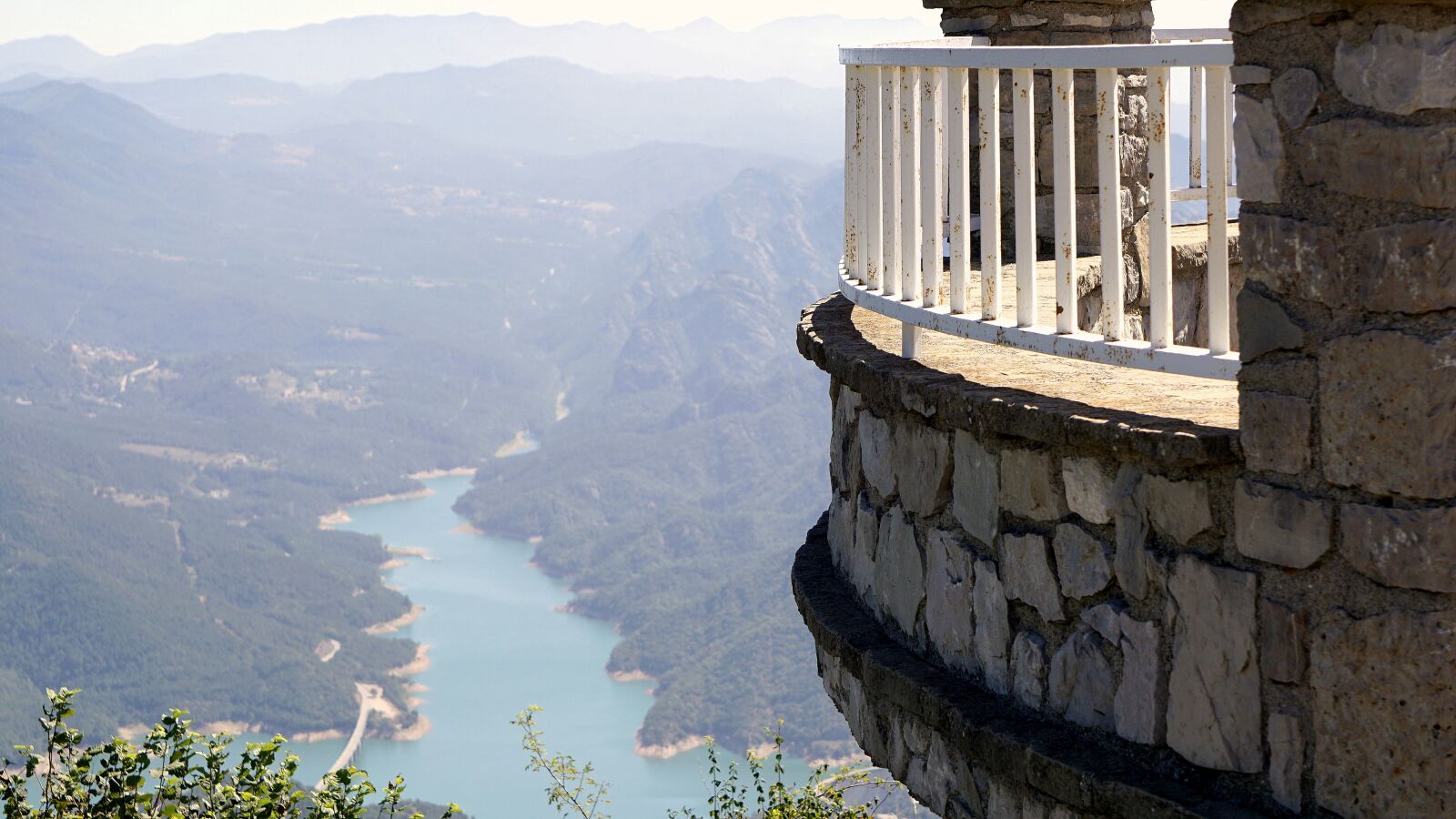 Sony E 55-210mm F4.5-6.3 OSS sample photo. Viewpoint, landscape, horizon photography