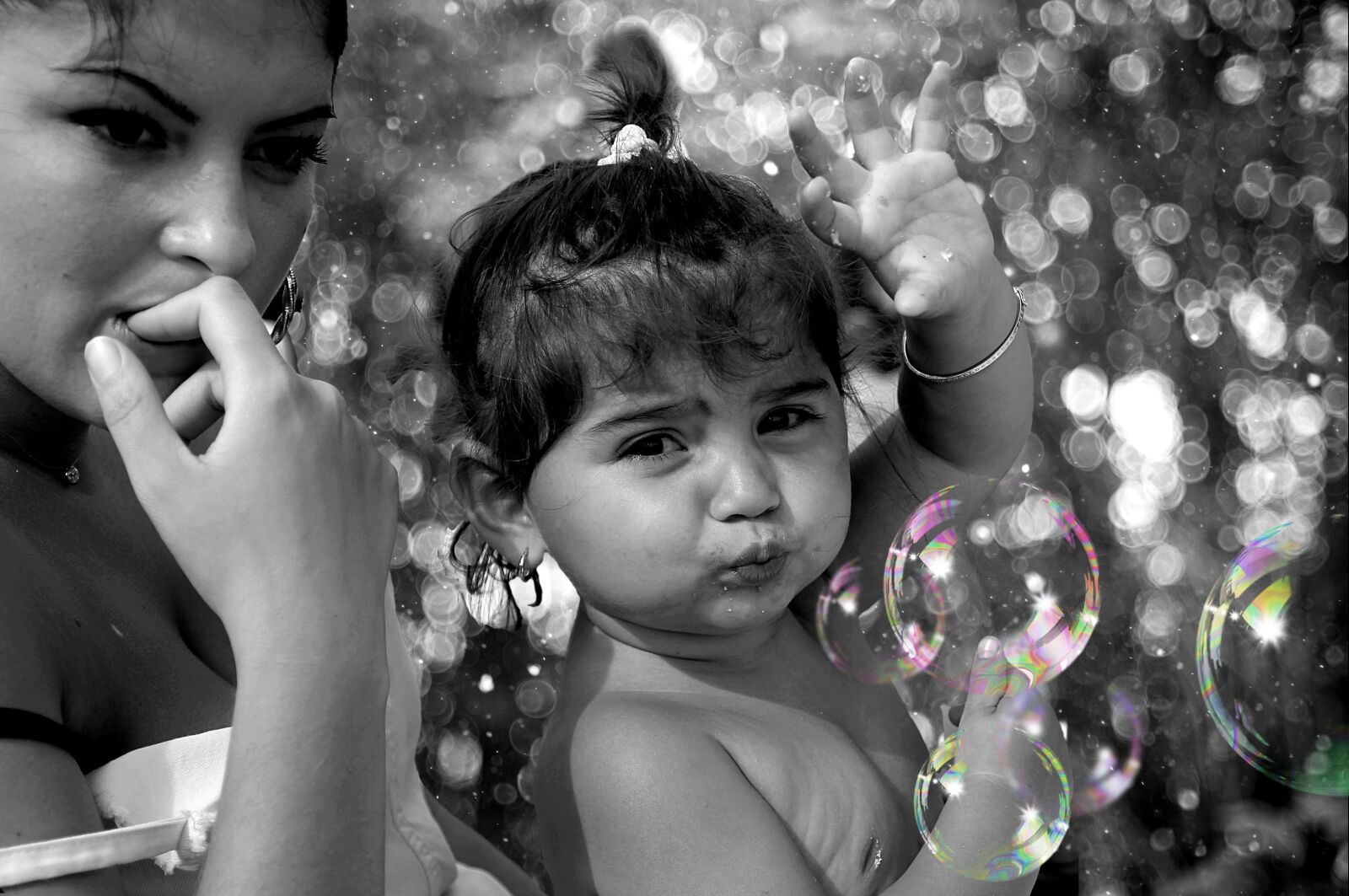 Canon EOS 550D (EOS Rebel T2i / EOS Kiss X4) sample photo. Bubble, child, mother photography