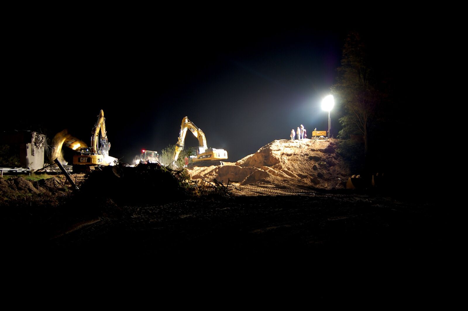 Nikon D40 sample photo. Night construction site, site photography