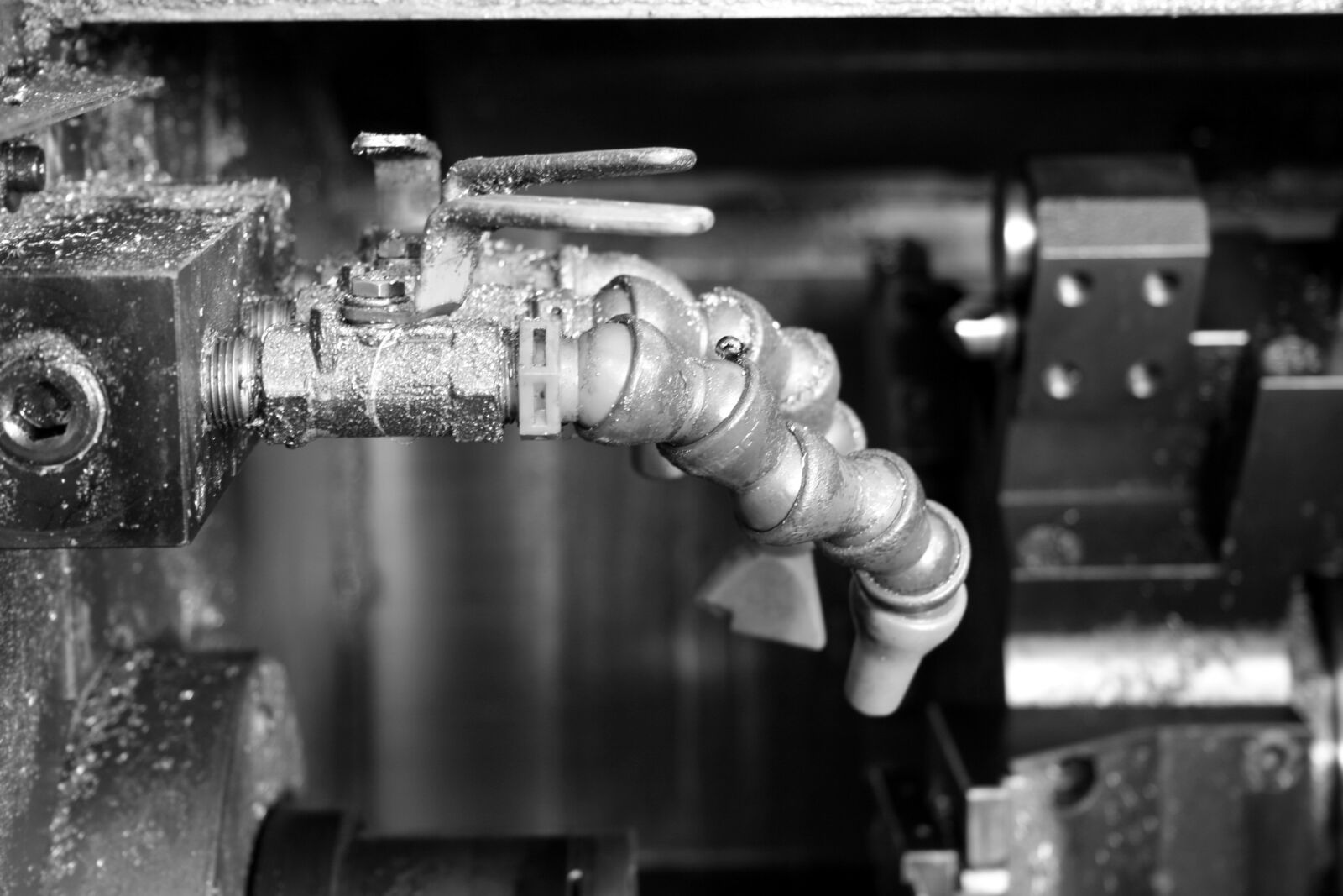 Canon EOS 20D sample photo. Metalworking, coolant hose, hose photography