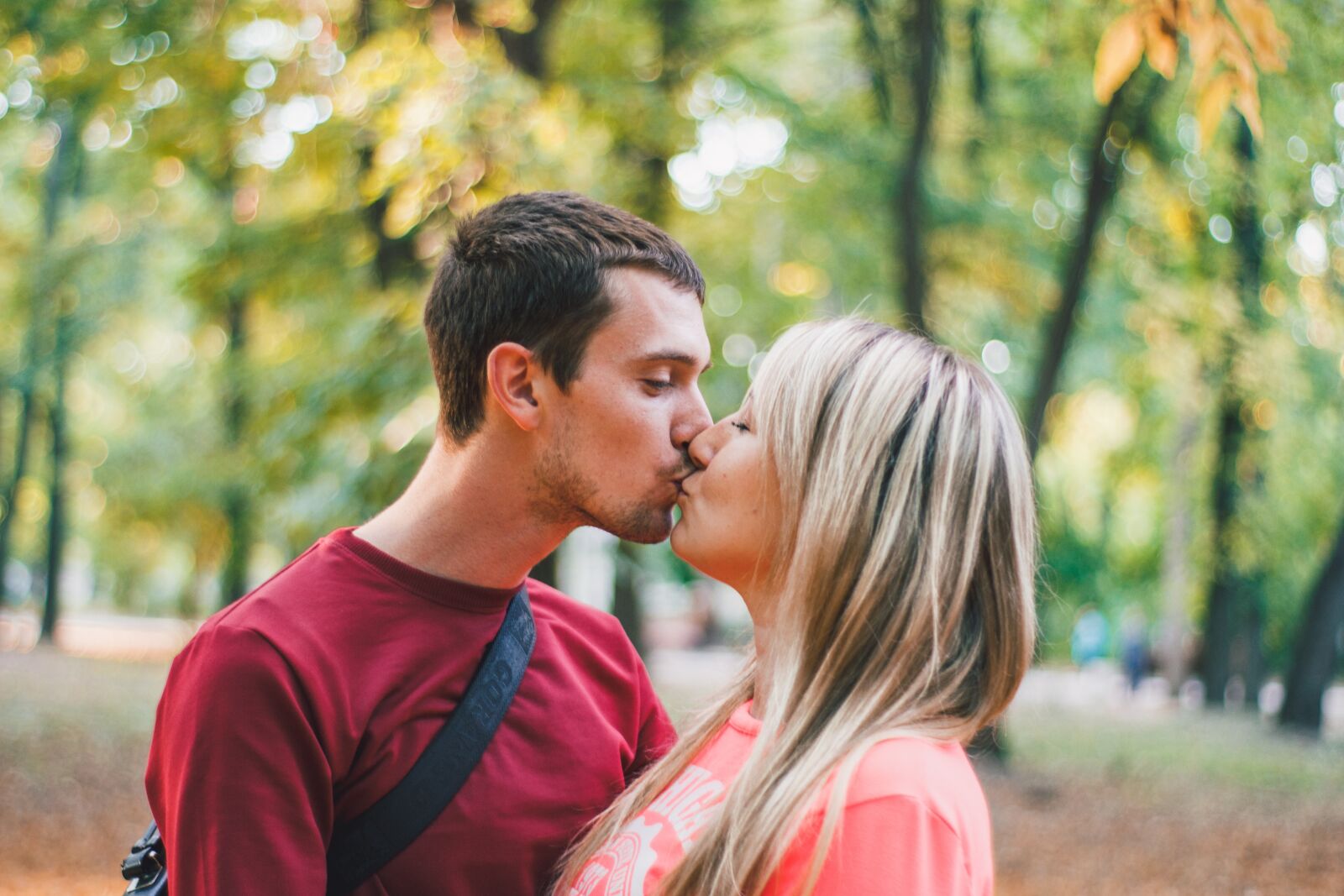 Canon EOS 700D (EOS Rebel T5i / EOS Kiss X7i) sample photo. Love, kiss, couple photography