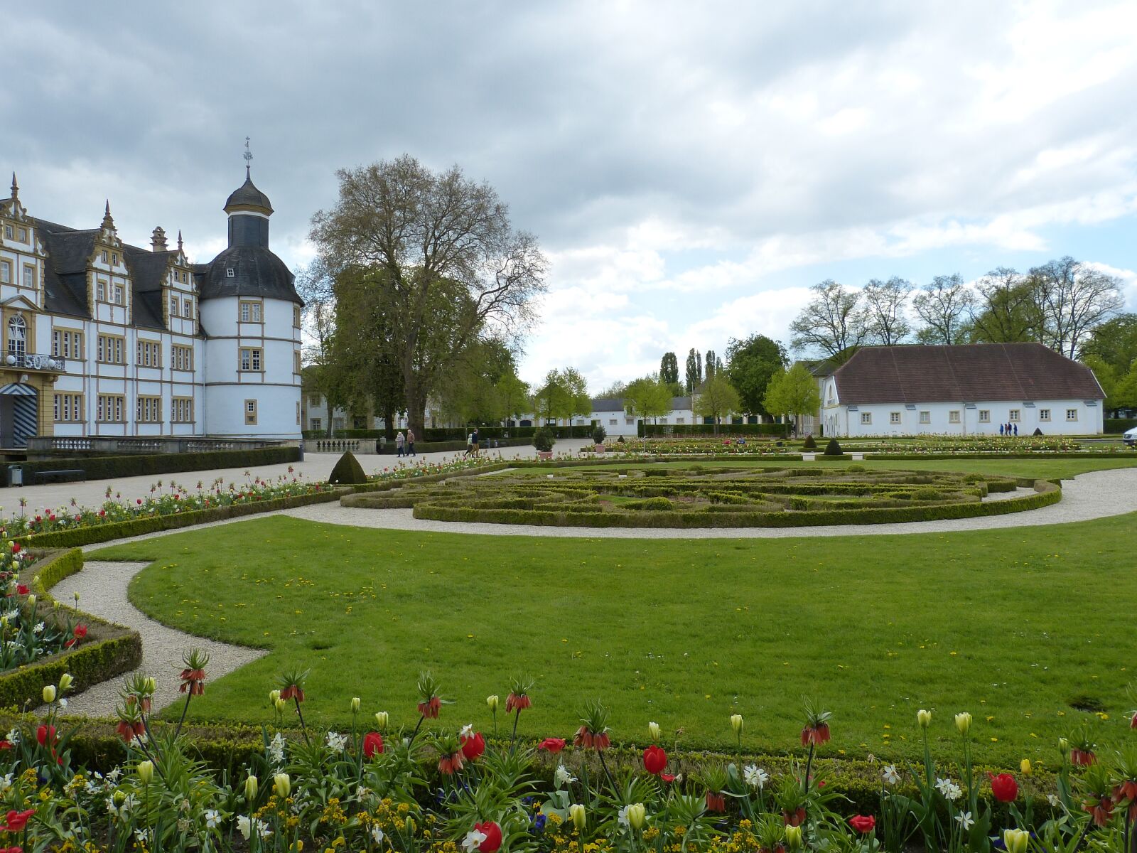 Panasonic Lumix DMC-FZ150 sample photo. Paderborn, castle, neuhaus photography