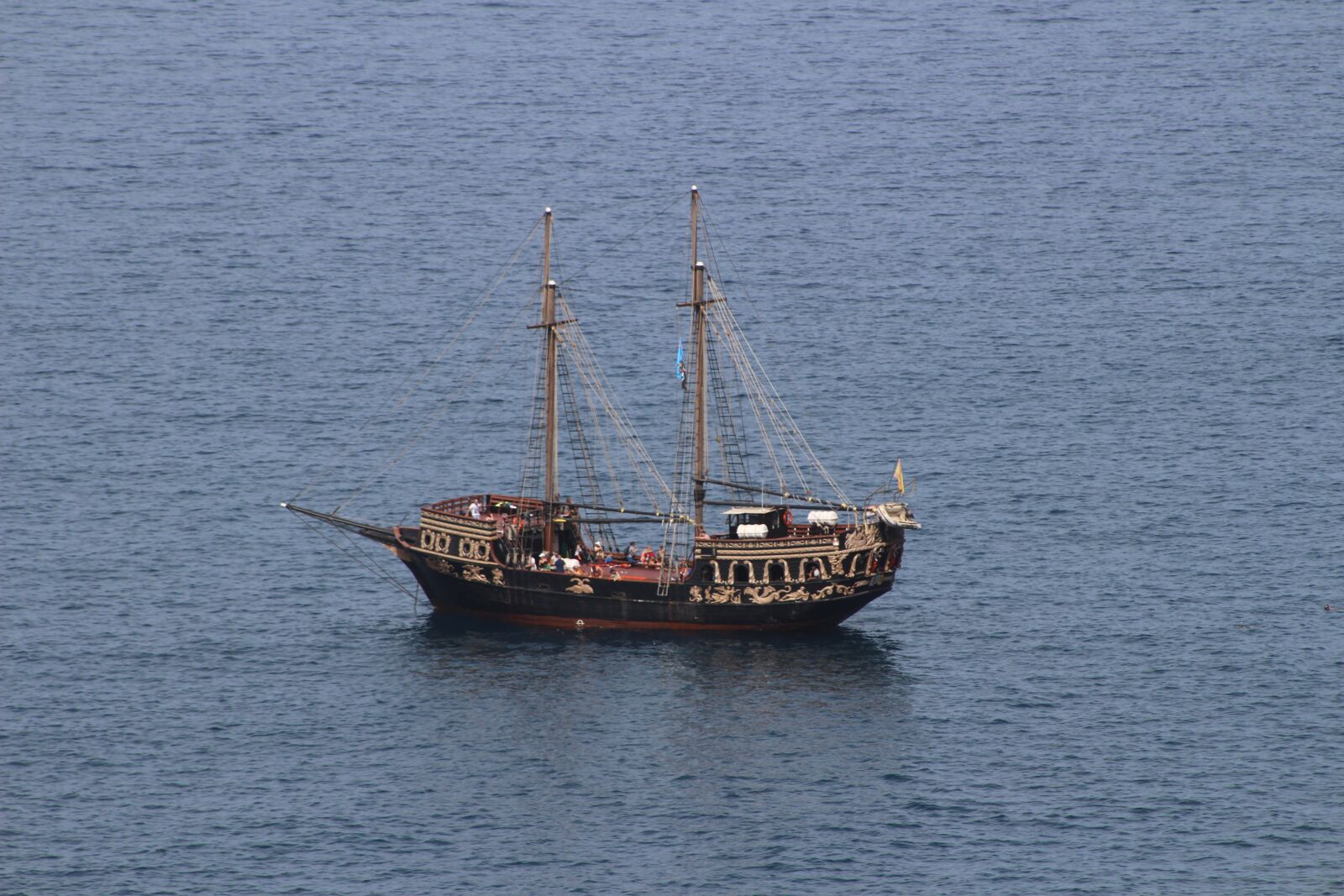 Canon EF 75-300mm f/4-5.6 USM sample photo. Boat, pirates, summer photography