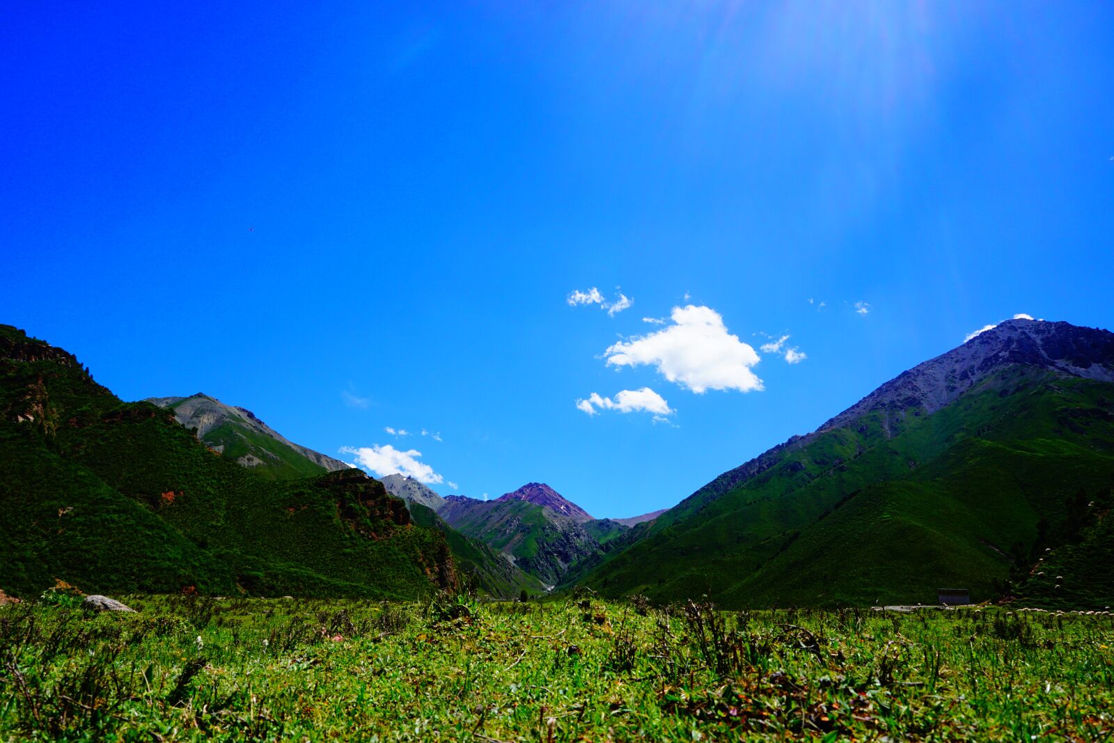 Sony a6000 sample photo. Mountains, sky, sun photography