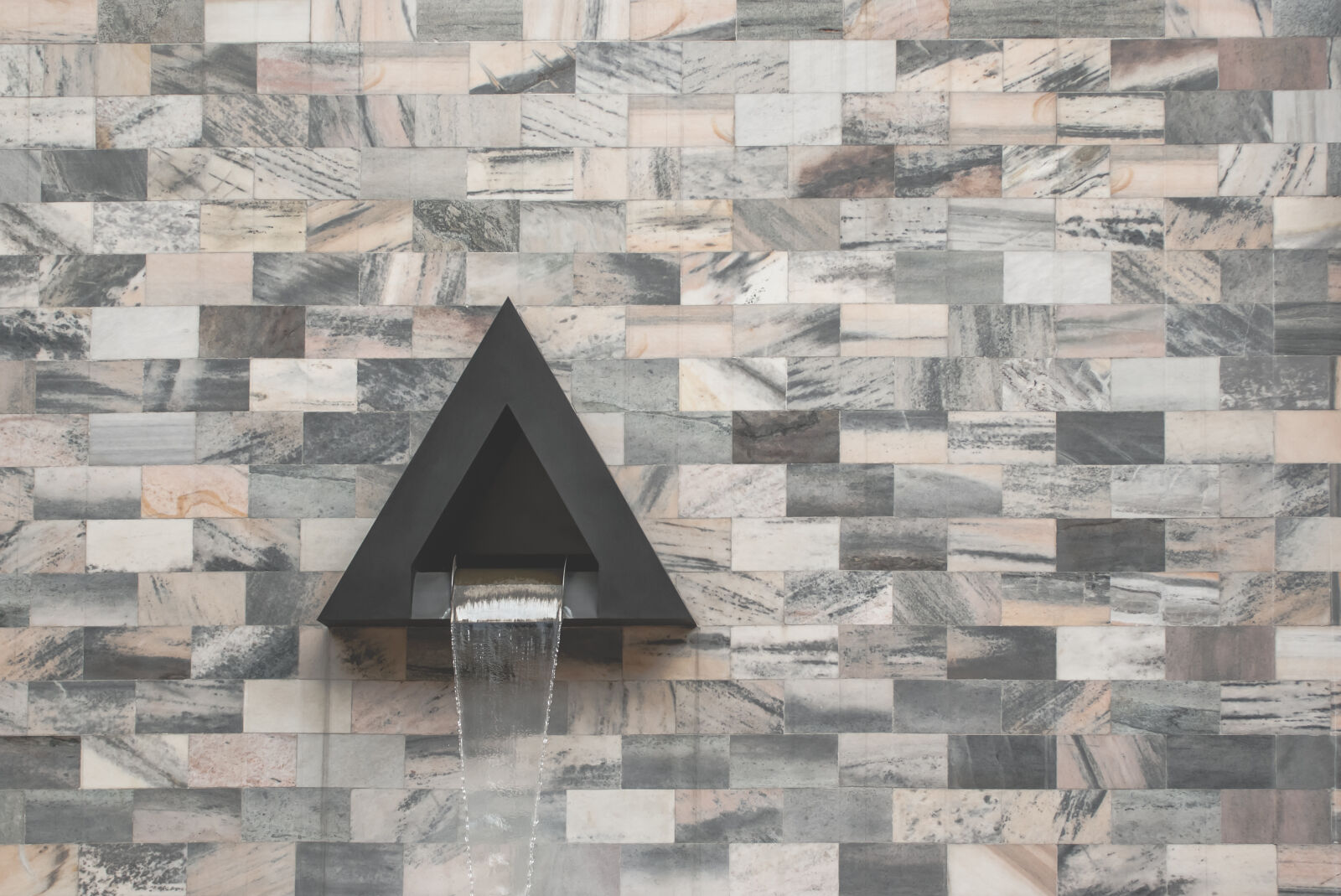 Sony Alpha DSLR-A230 sample photo. Architecture, design, fountain, stone photography