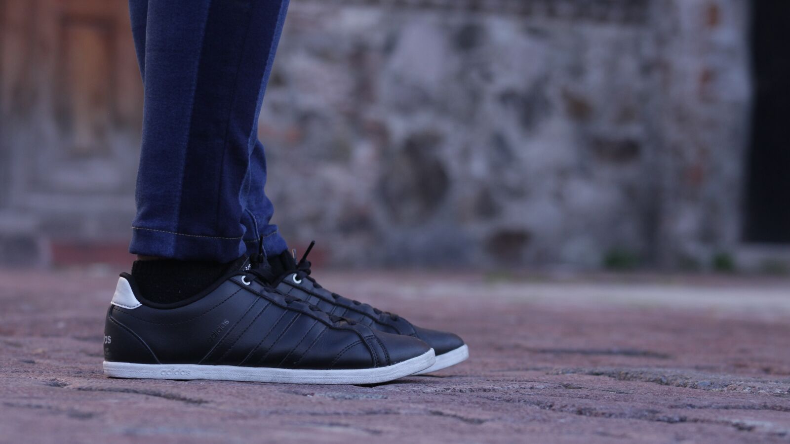 Canon EOS 1200D (EOS Rebel T5 / EOS Kiss X70 / EOS Hi) sample photo. Shoes, cute, important photography