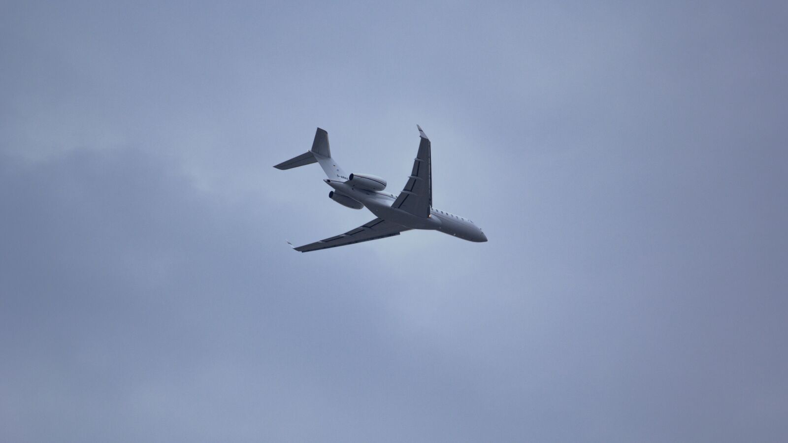 Canon EOS 60D sample photo. Private jet, plane, utair photography