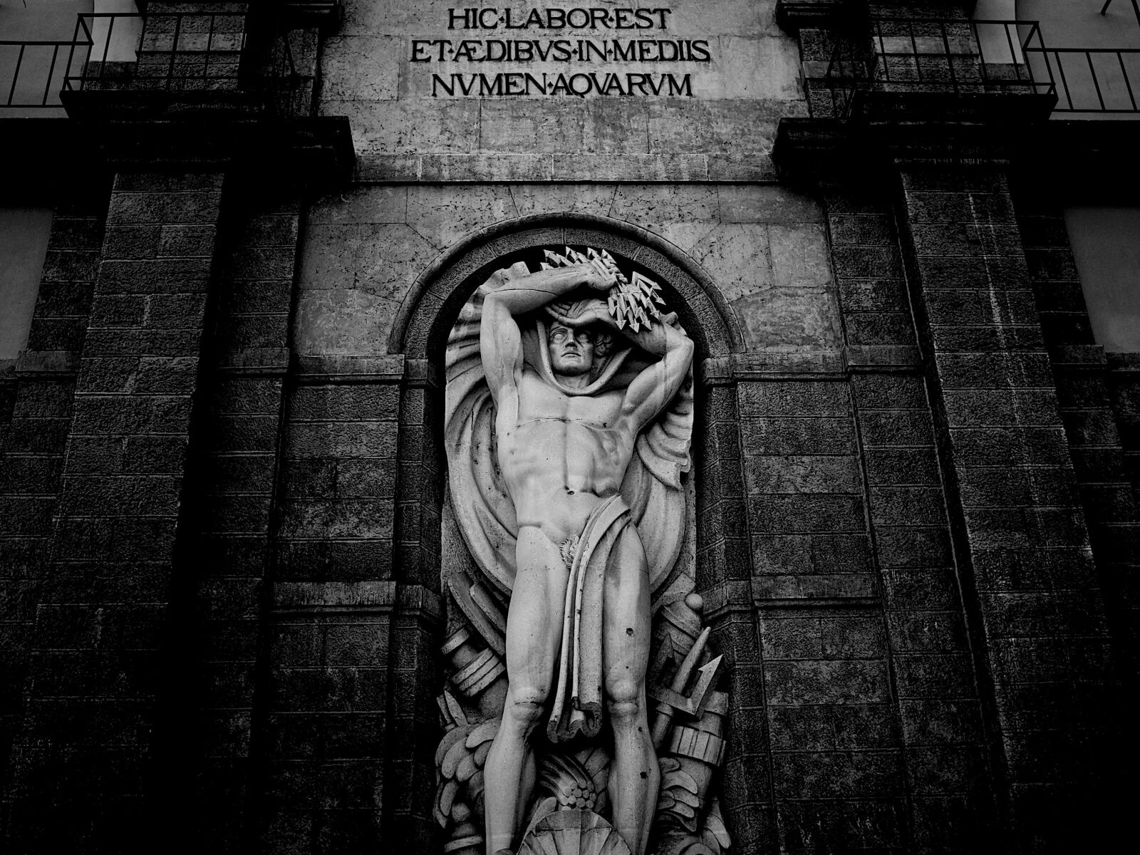 Fujifilm X100T sample photo. Black, and, white, church photography