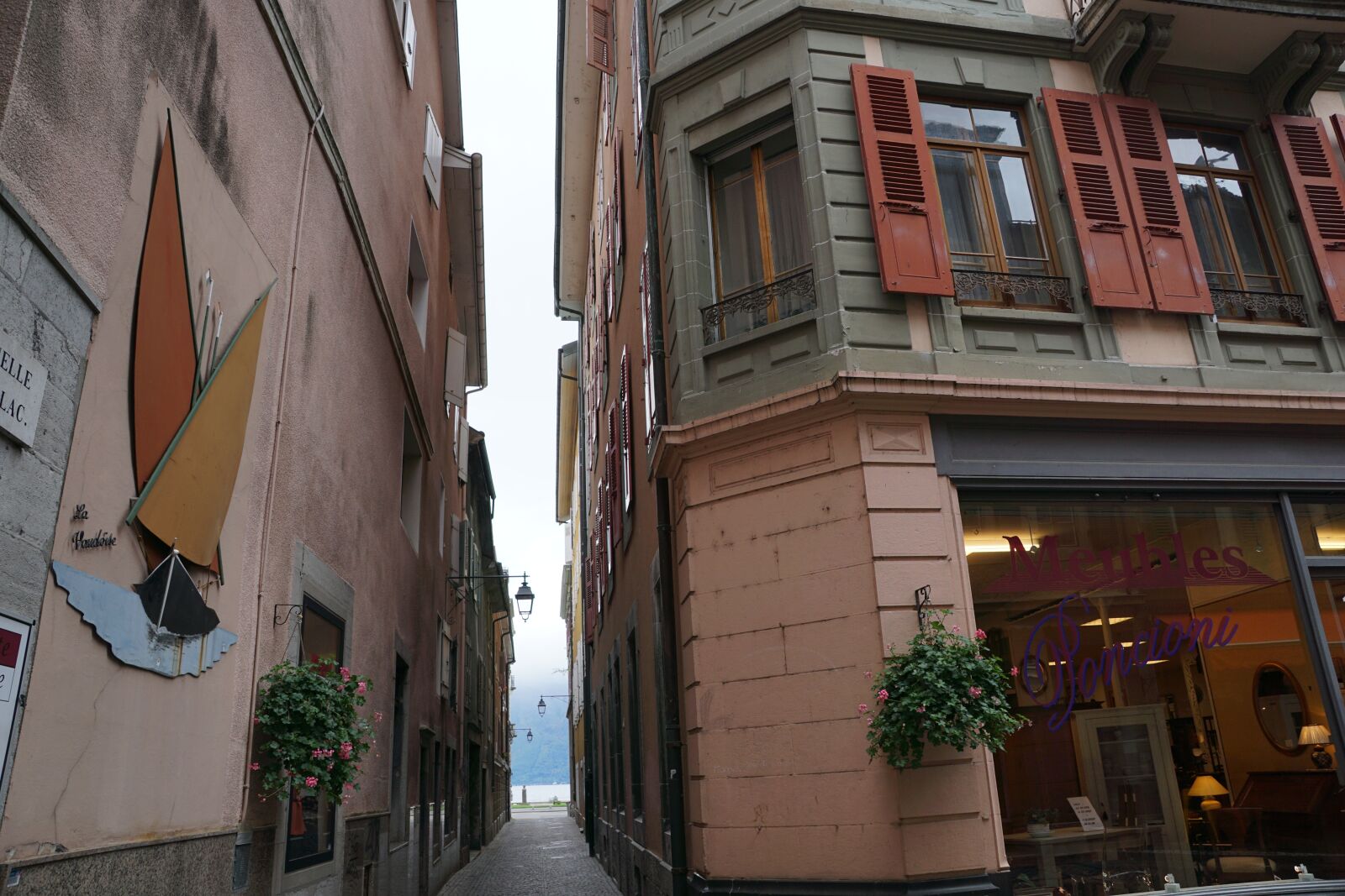 Sony DT 16-50mm F2.8 SSM sample photo. Vevey, road, switzerland photography