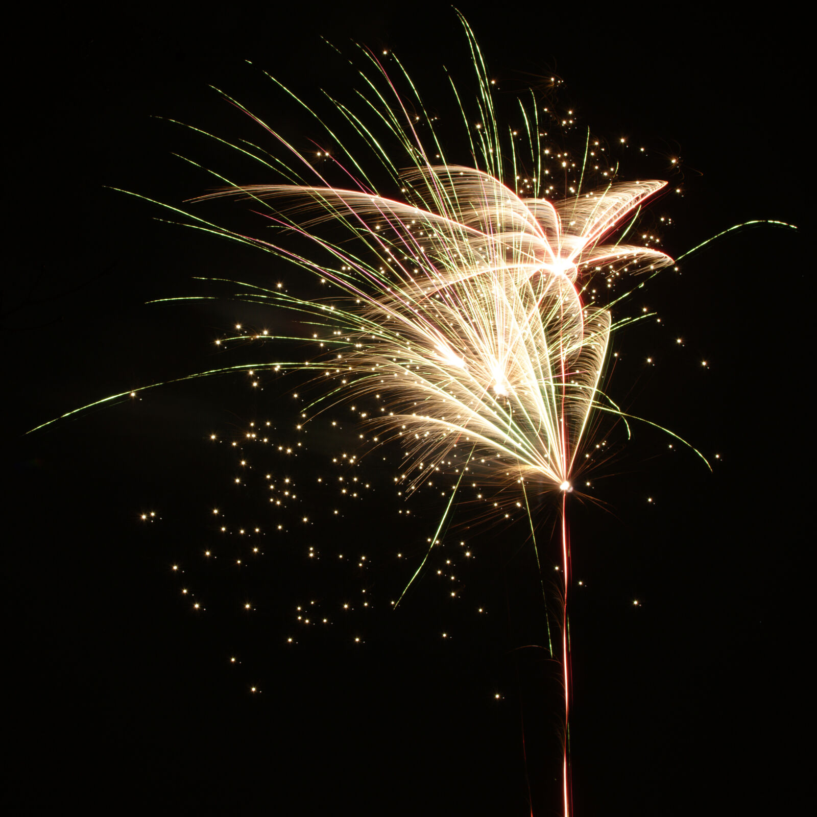 Nikon D3200 + Nikon AF-S DX Nikkor 35mm F1.8G sample photo. White, and, yellow, fireworks photography