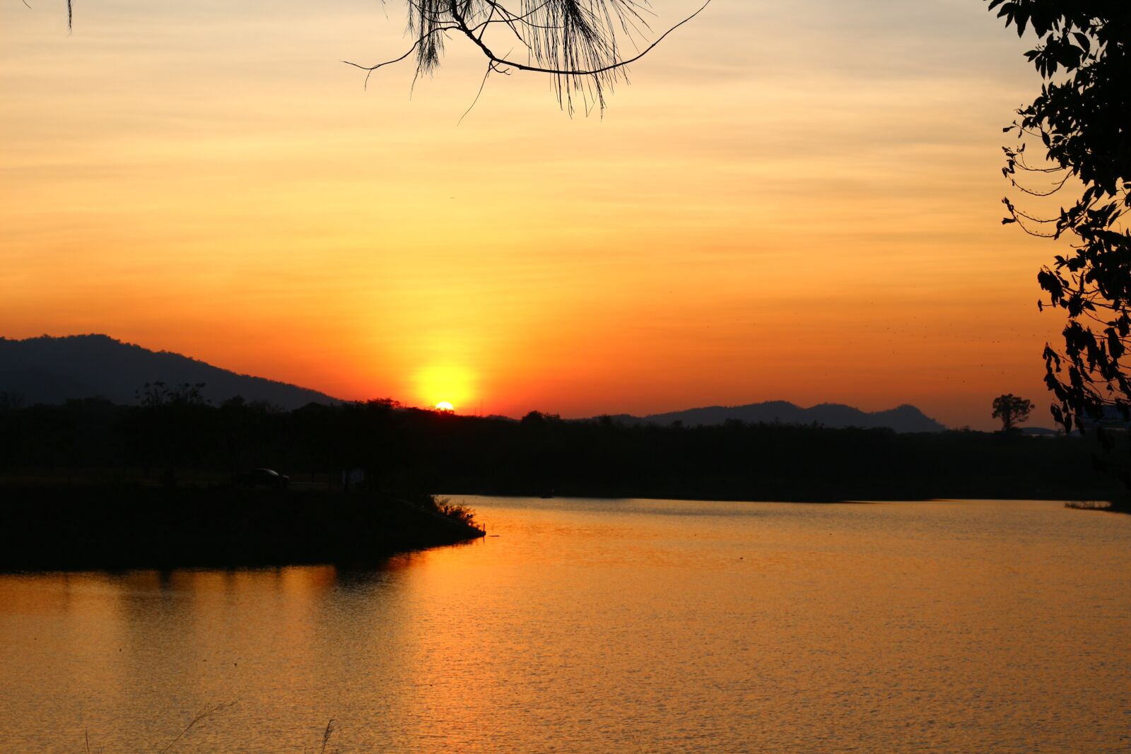 Canon EOS 100D (EOS Rebel SL1 / EOS Kiss X7) sample photo. Twilight, sunset, pretty photography