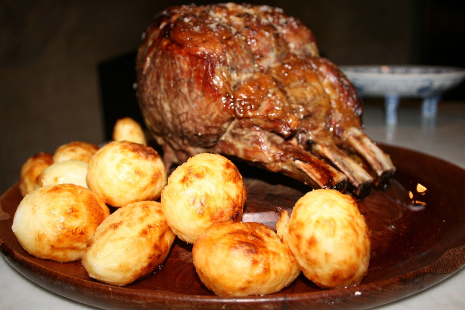Canon EOS 400D (EOS Digital Rebel XTi / EOS Kiss Digital X) sample photo. Roast potatoes, lamb roast photography
