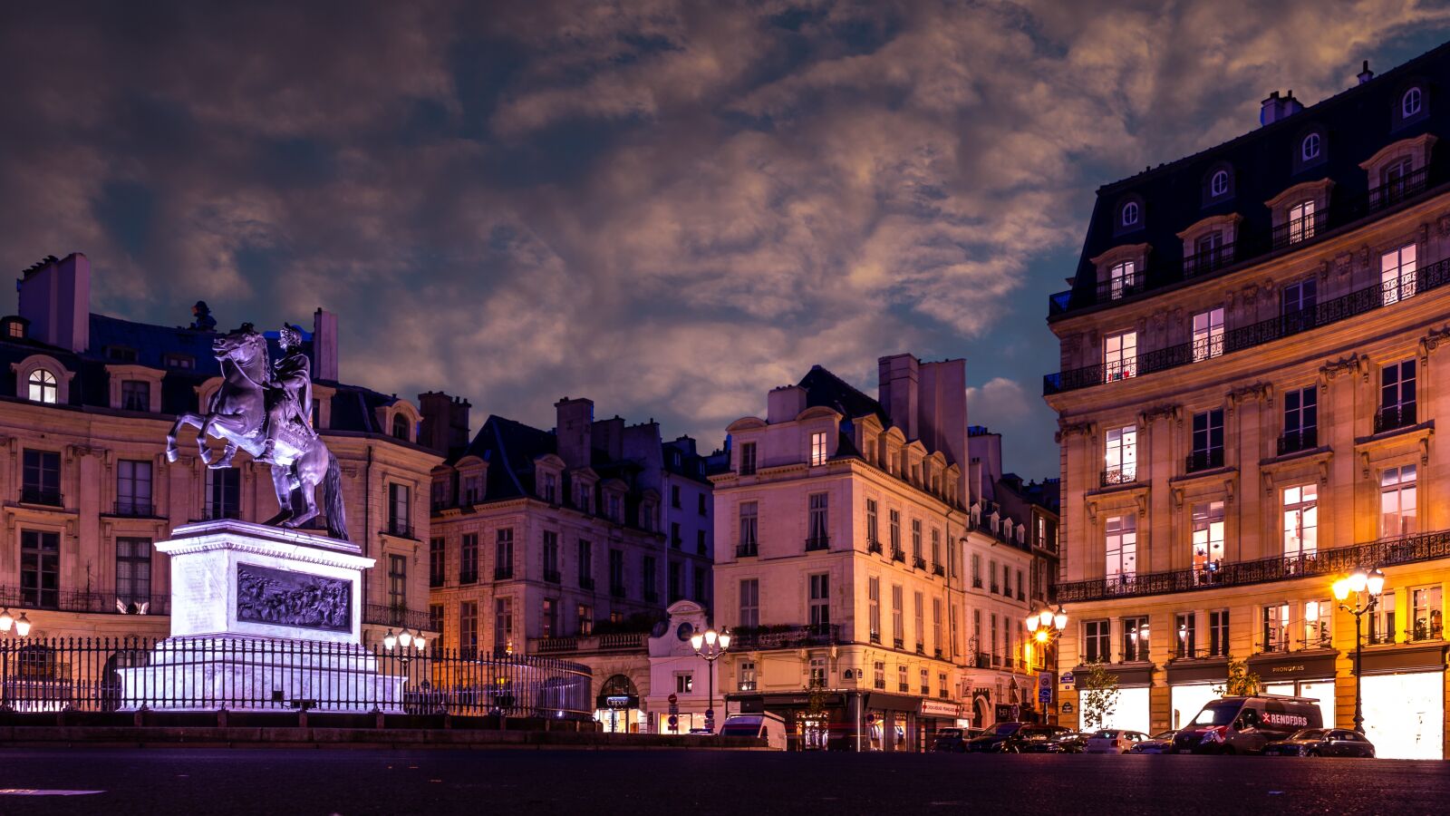 Sony FE 28-70mm F3.5-5.6 OSS sample photo. Paris, place, architecture photography