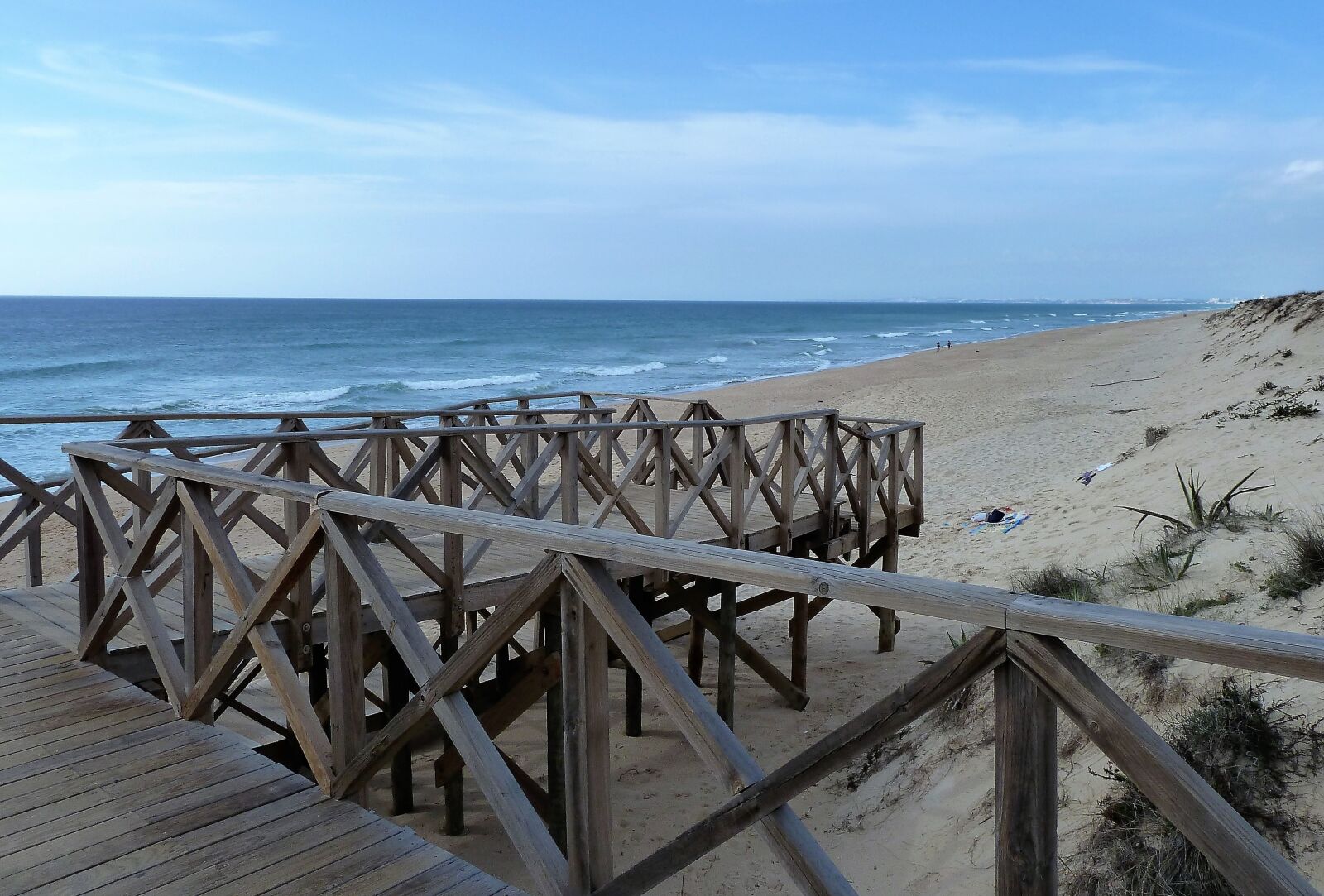 Panasonic Lumix DMC-ZS5 (Lumix DMC-TZ8) sample photo. Nature, beach, gangway photography