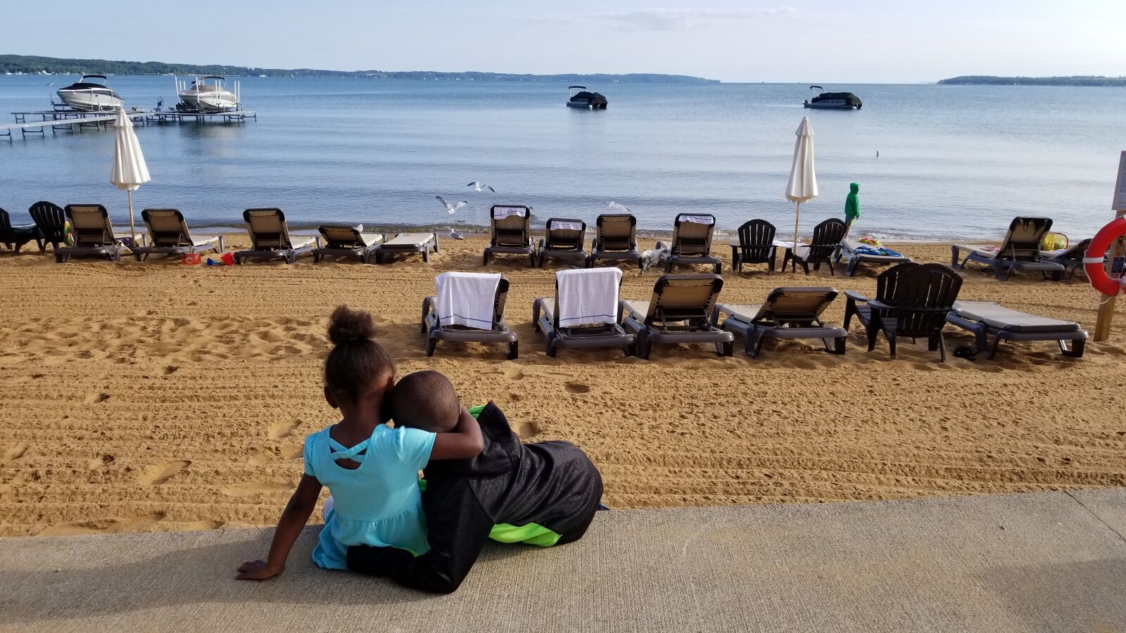 Samsung Galaxy S8+ sample photo. Traverse city, beach, kids photography