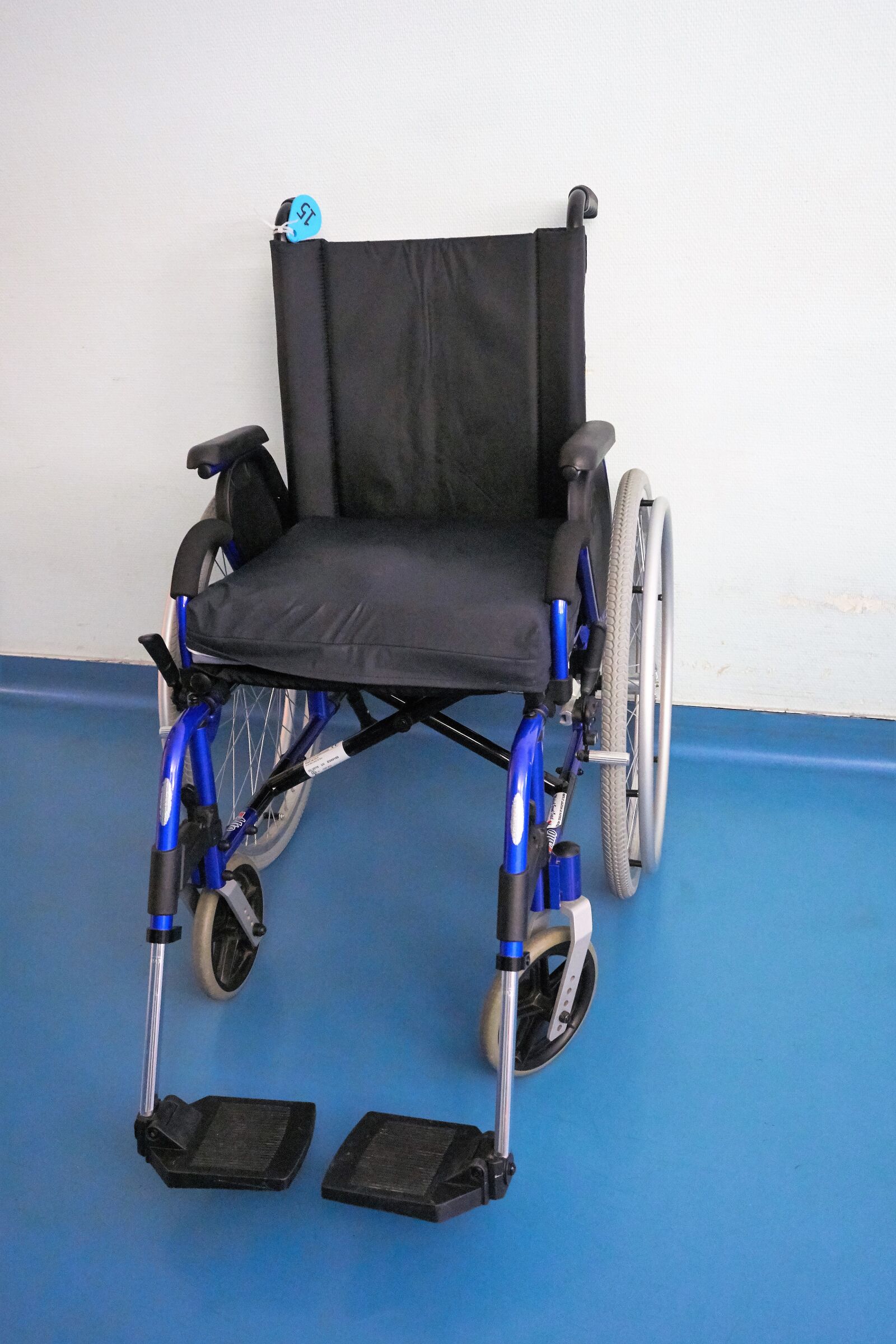 Sony a6000 sample photo. Wheelchair, medical, health photography