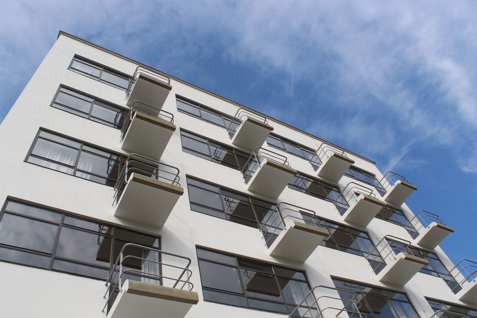 Canon EOS 1300D (EOS Rebel T6 / EOS Kiss X80) sample photo. Bauhaus, dessau, architecture photography
